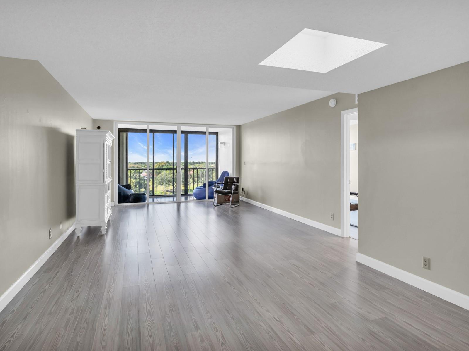 16300 Golf Clb Rd #719 Weston, FL 33326