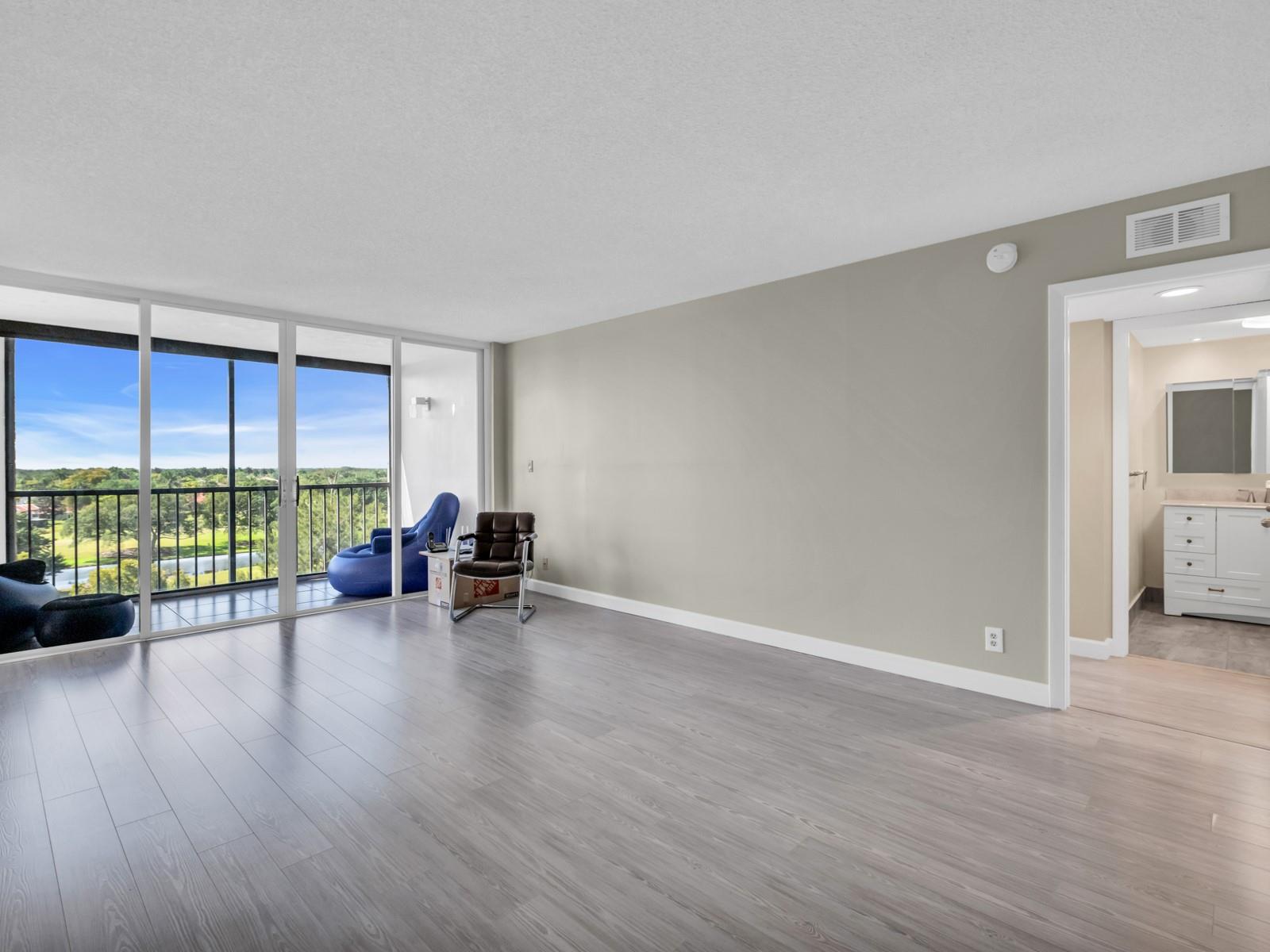 16300 Golf Clb Rd #719 Weston, FL 33326