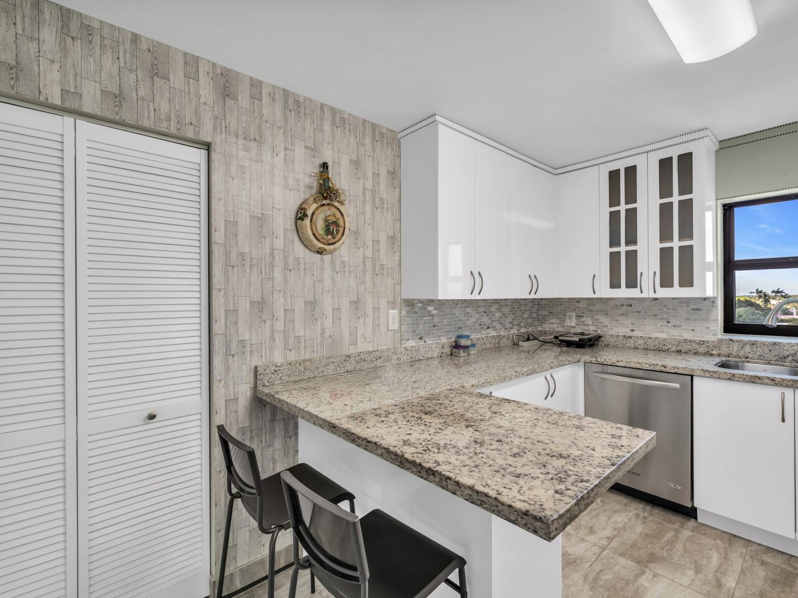 16300 Golf Clb Rd #719 Weston, FL 33326