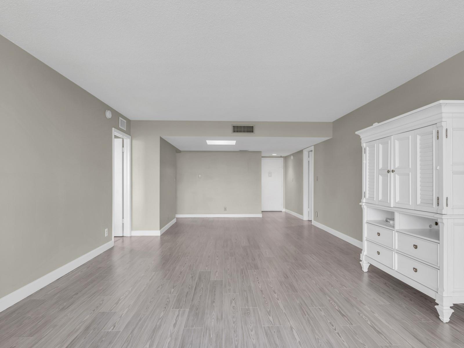 16300 Golf Clb Rd #719 Weston, FL 33326