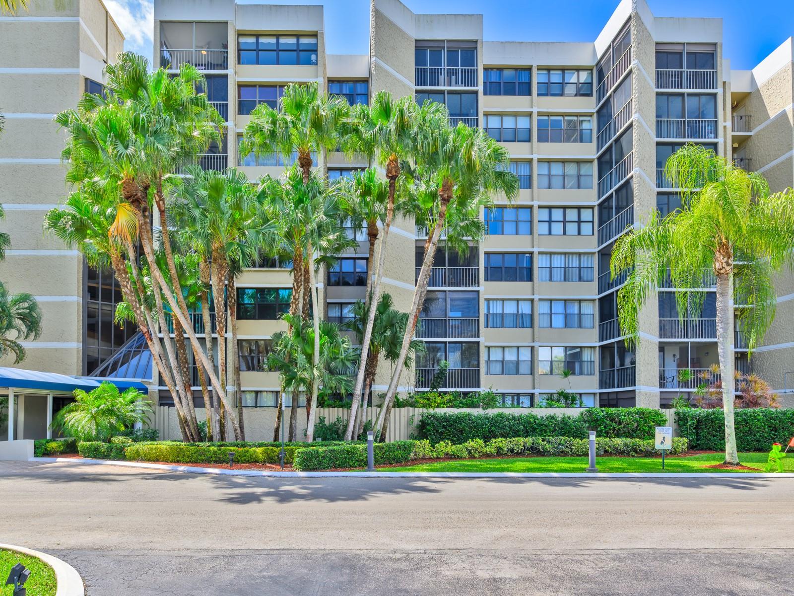 16300 Golf Clb Rd #719 Weston, FL 33326