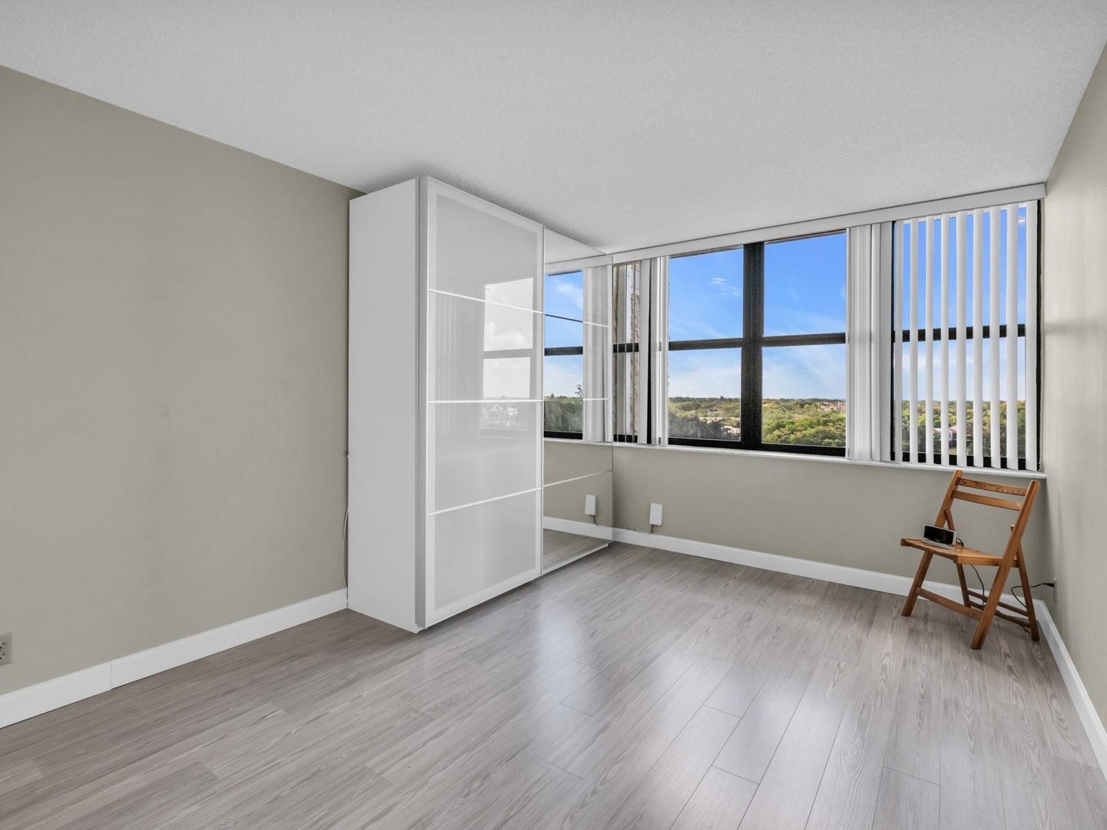 16300 Golf Clb Rd #719 Weston, FL 33326