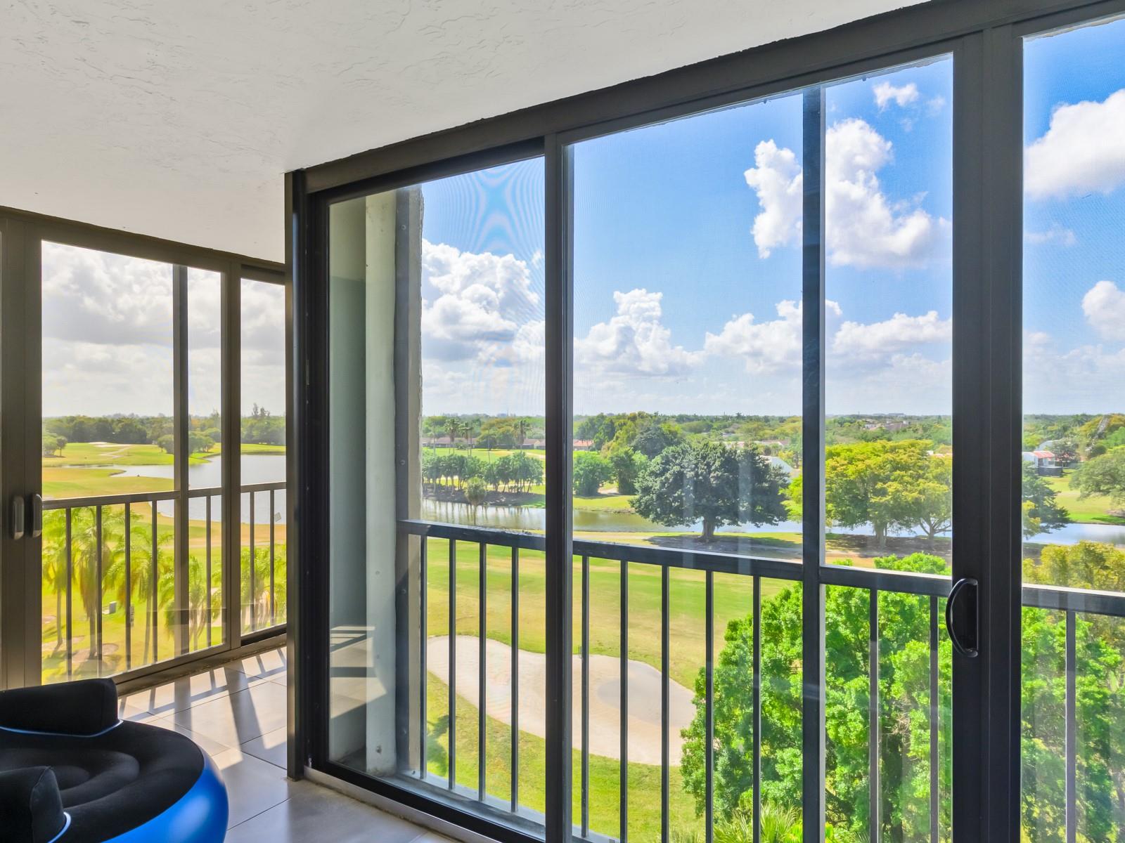 16300 Golf Clb Rd #719 Weston, FL 33326