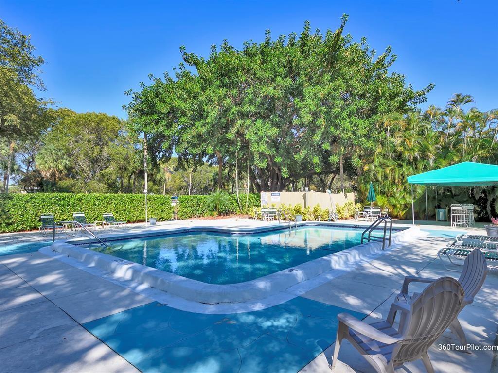 16300 Golf Clb Rd #719 Weston, FL 33326