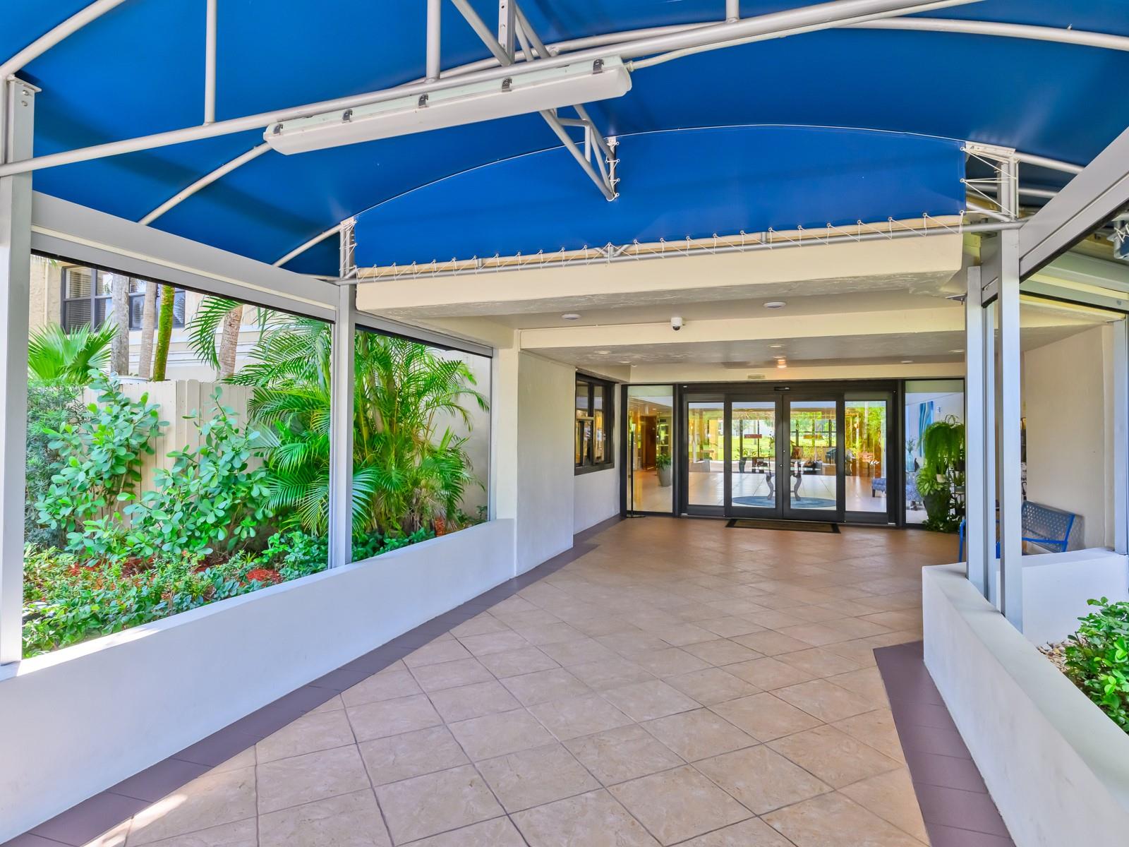 16300 Golf Clb Rd #719 Weston, FL 33326