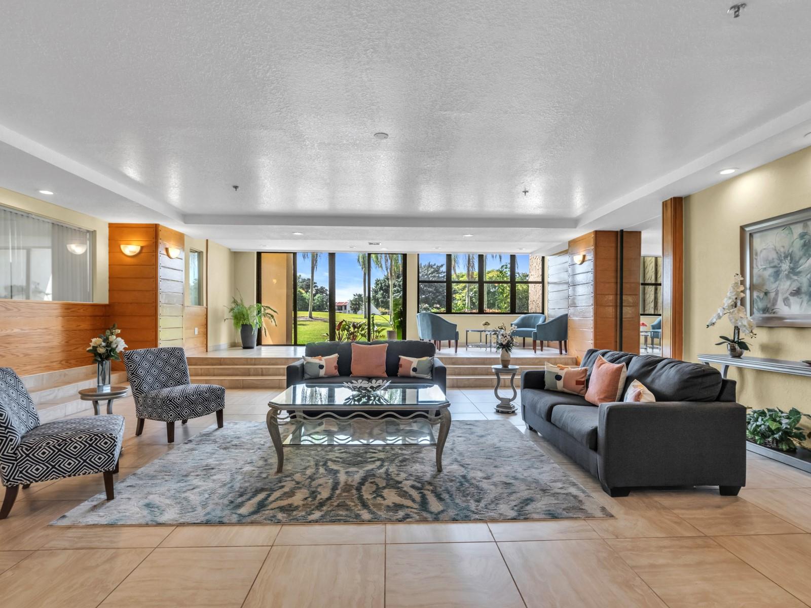 16300 Golf Clb Rd #719 Weston, FL 33326