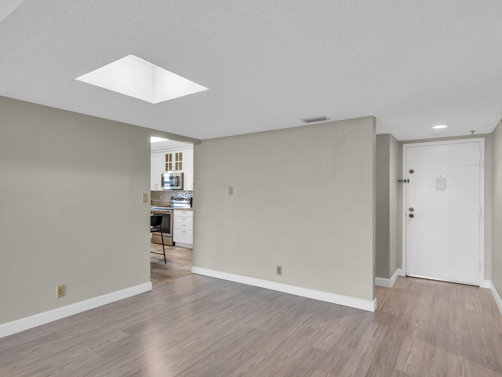 16300 Golf Clb Rd #719 Weston, FL 33326