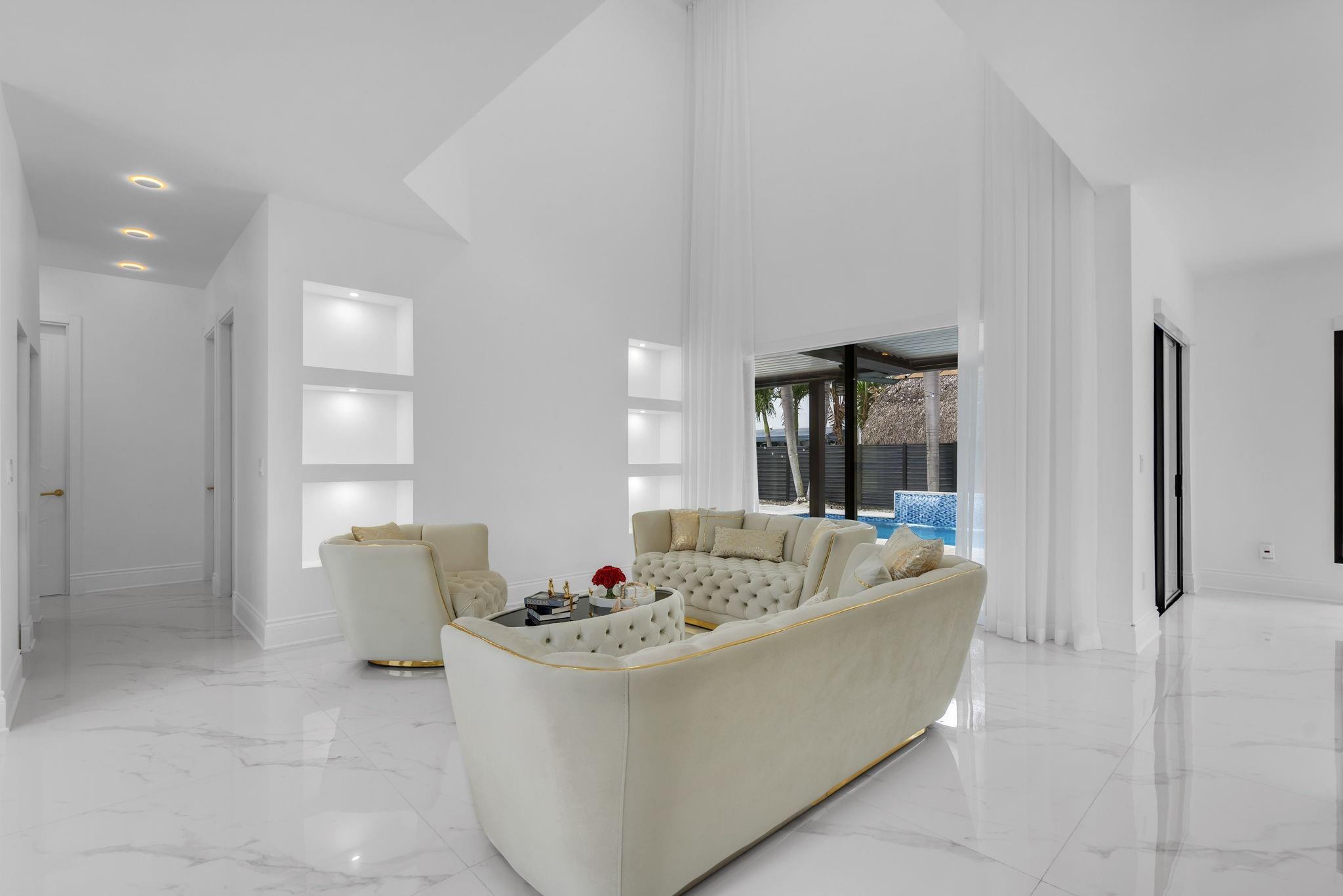 16422 NW 77th Pl Miami Lakes, FL 33016