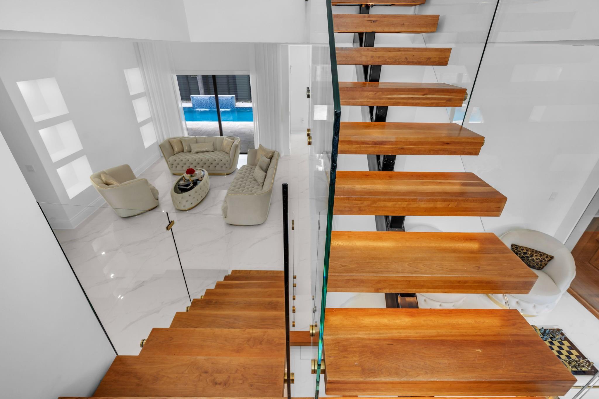 16422 NW 77th Pl Miami Lakes, FL 33016