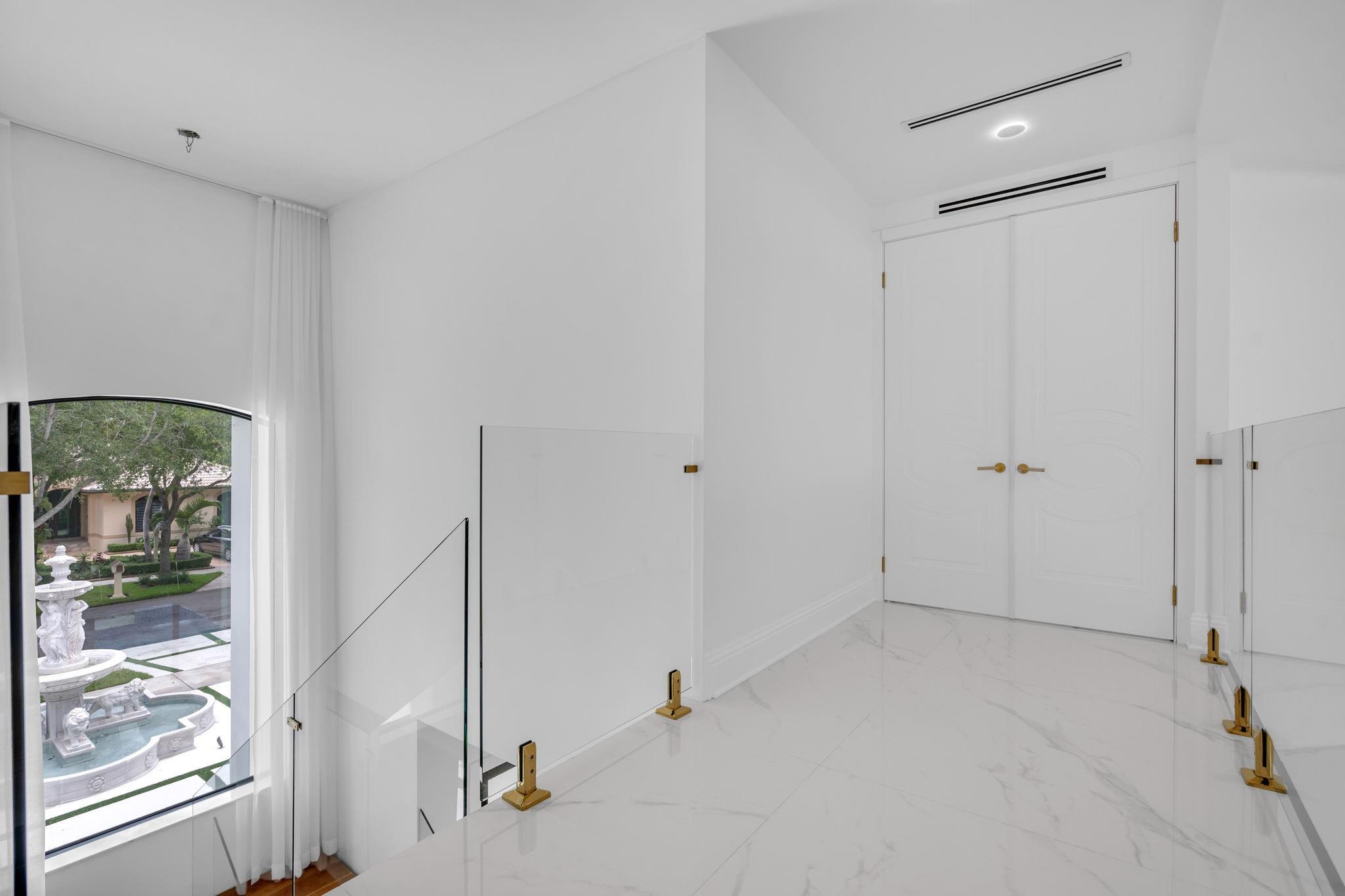 16422 NW 77th Pl Miami Lakes, FL 33016