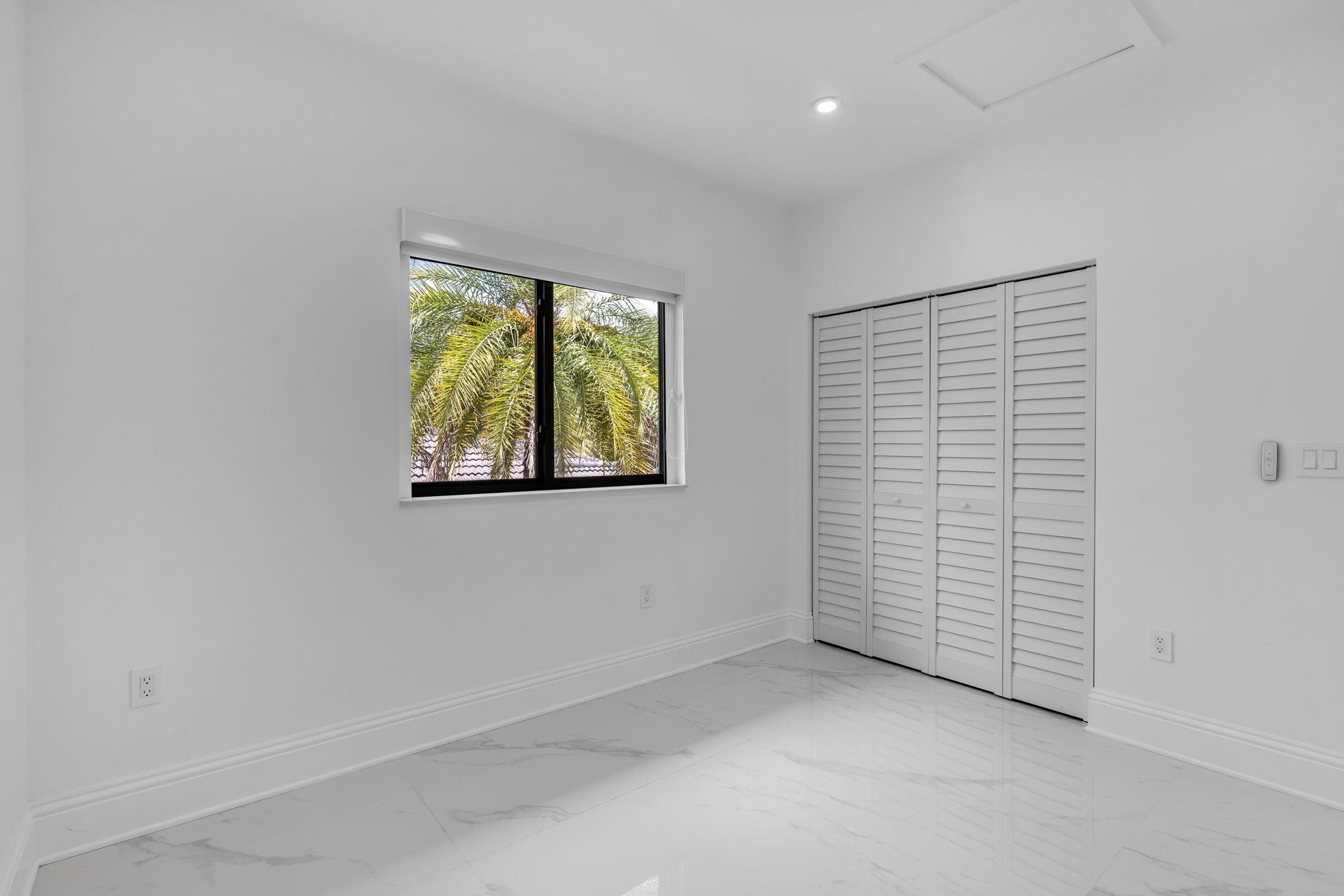 16422 NW 77th Pl Miami Lakes, FL 33016