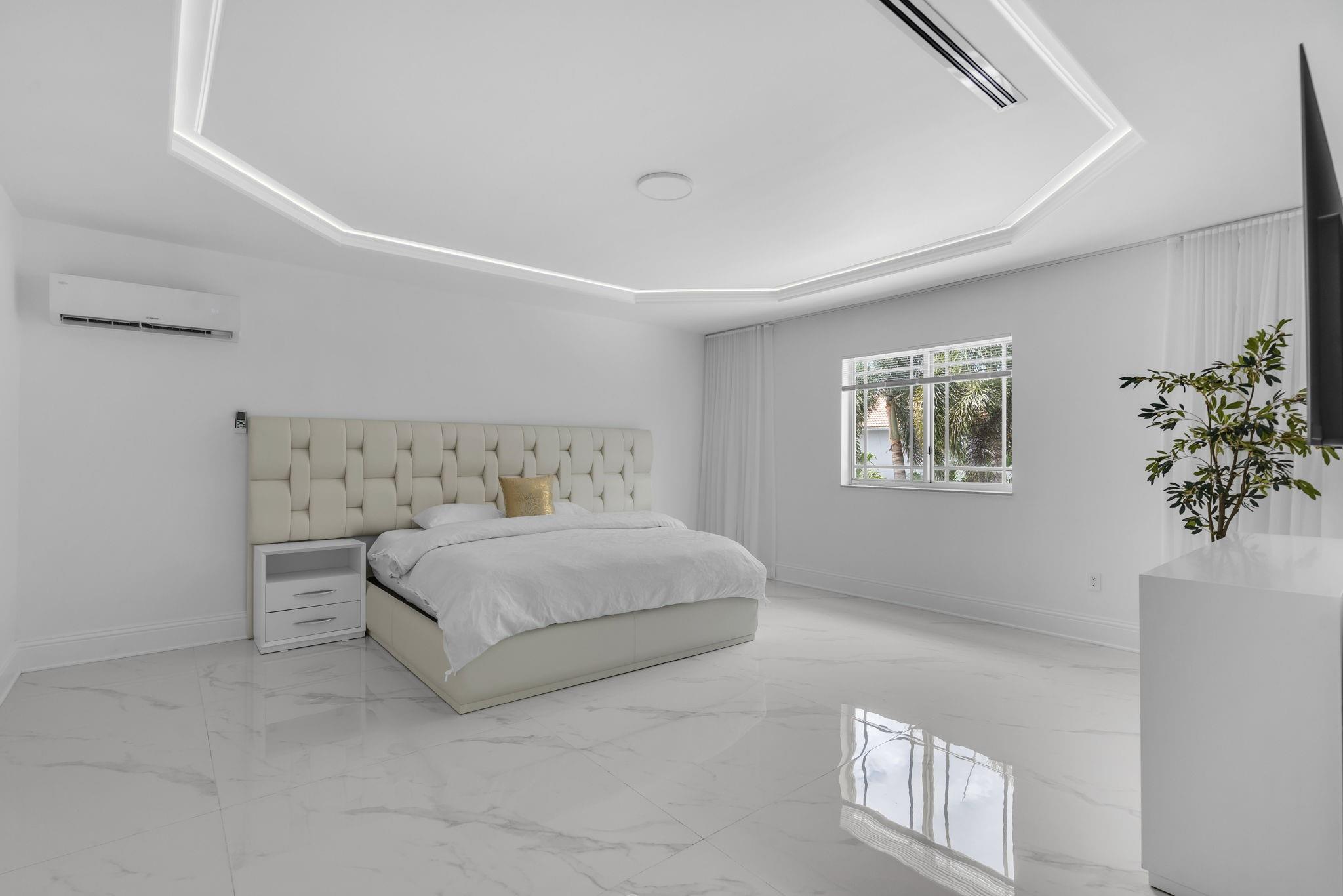 16422 NW 77th Pl Miami Lakes, FL 33016