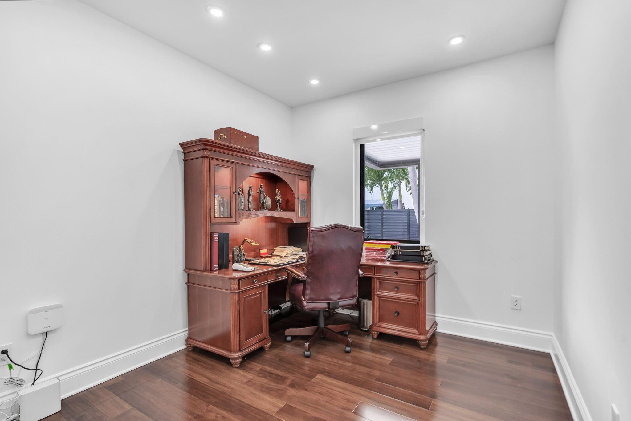 16422 NW 77th Pl Miami Lakes, FL 33016