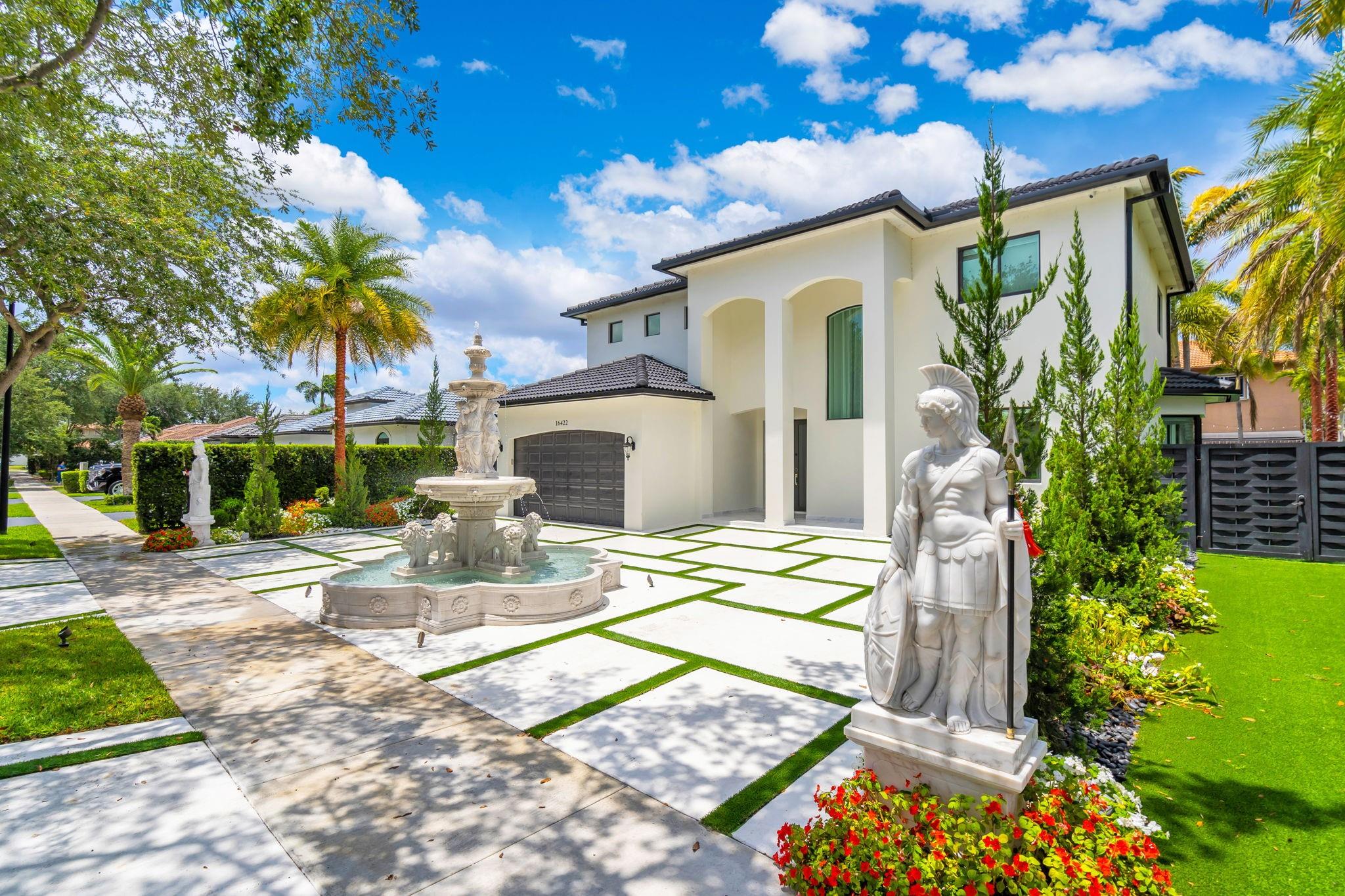 16422 NW 77th Pl Miami Lakes, FL 33016