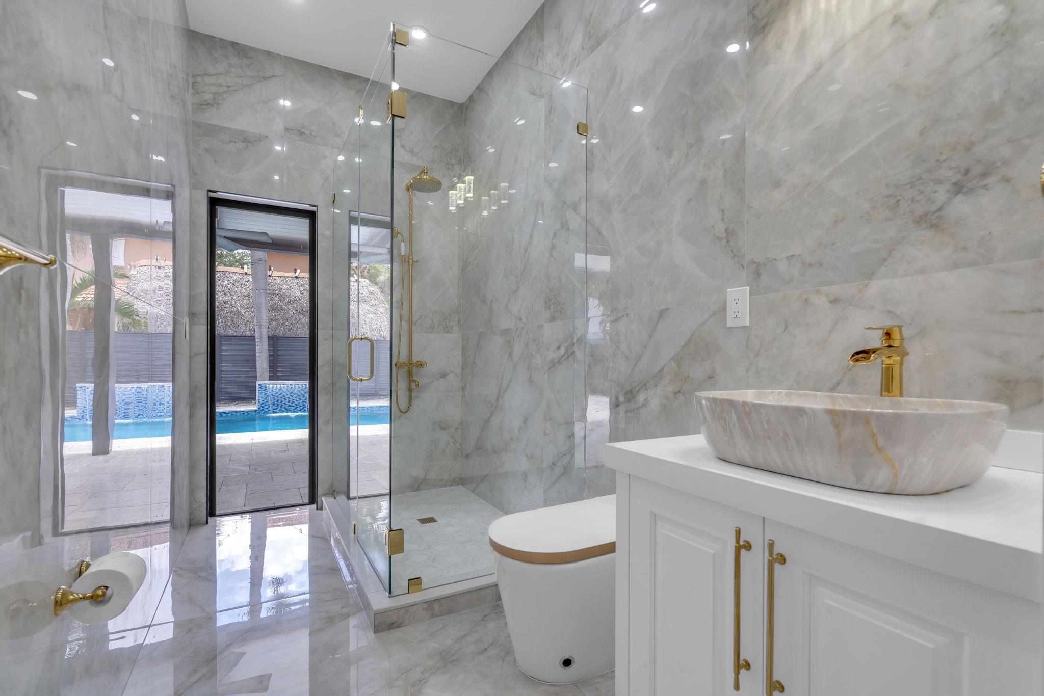 16422 NW 77th Pl Miami Lakes, FL 33016