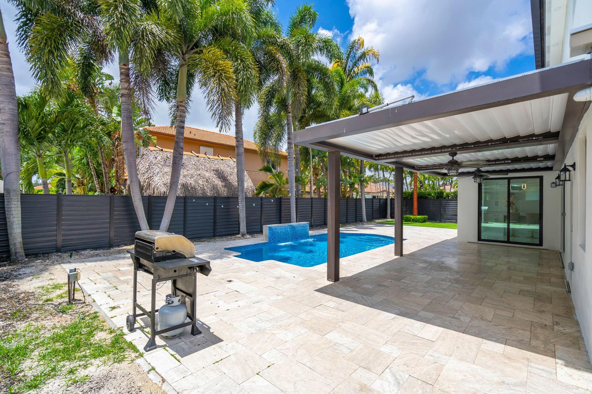 16422 NW 77th Pl Miami Lakes, FL 33016