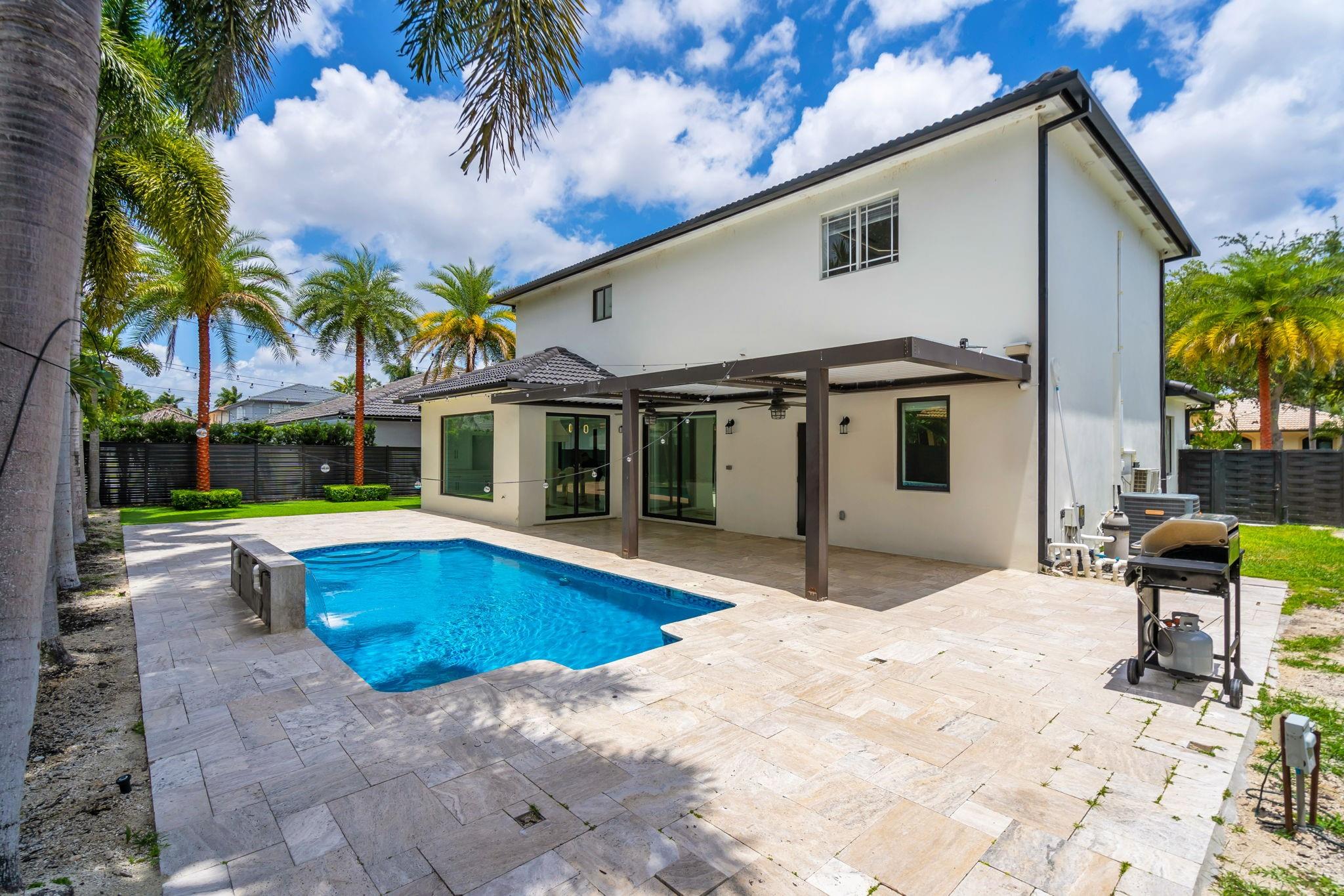 16422 NW 77th Pl Miami Lakes, FL 33016