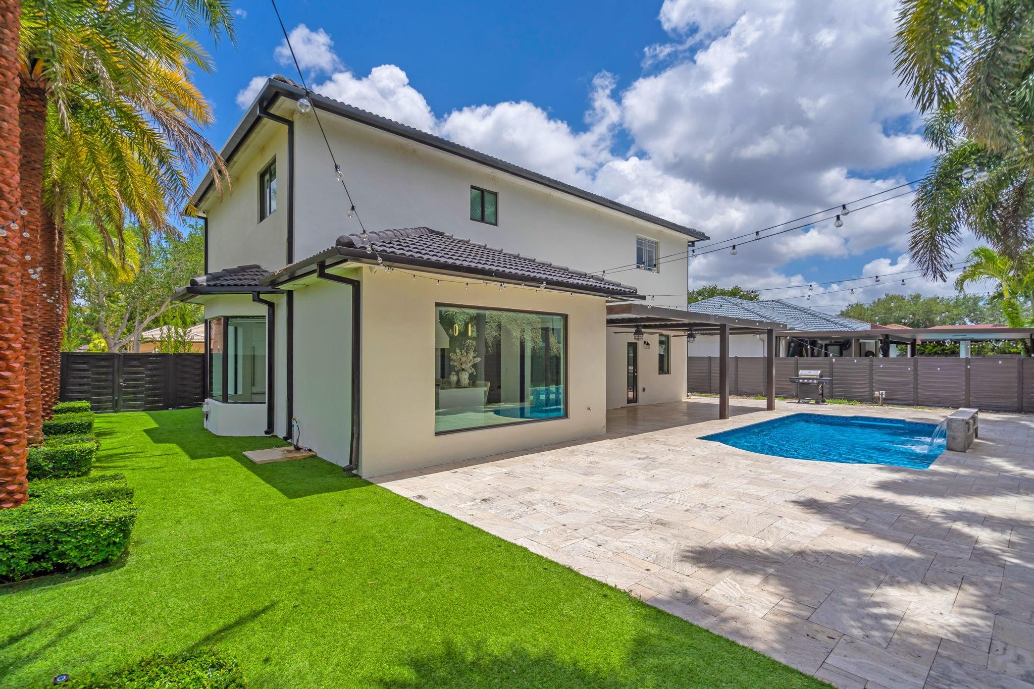 16422 NW 77th Pl Miami Lakes, FL 33016