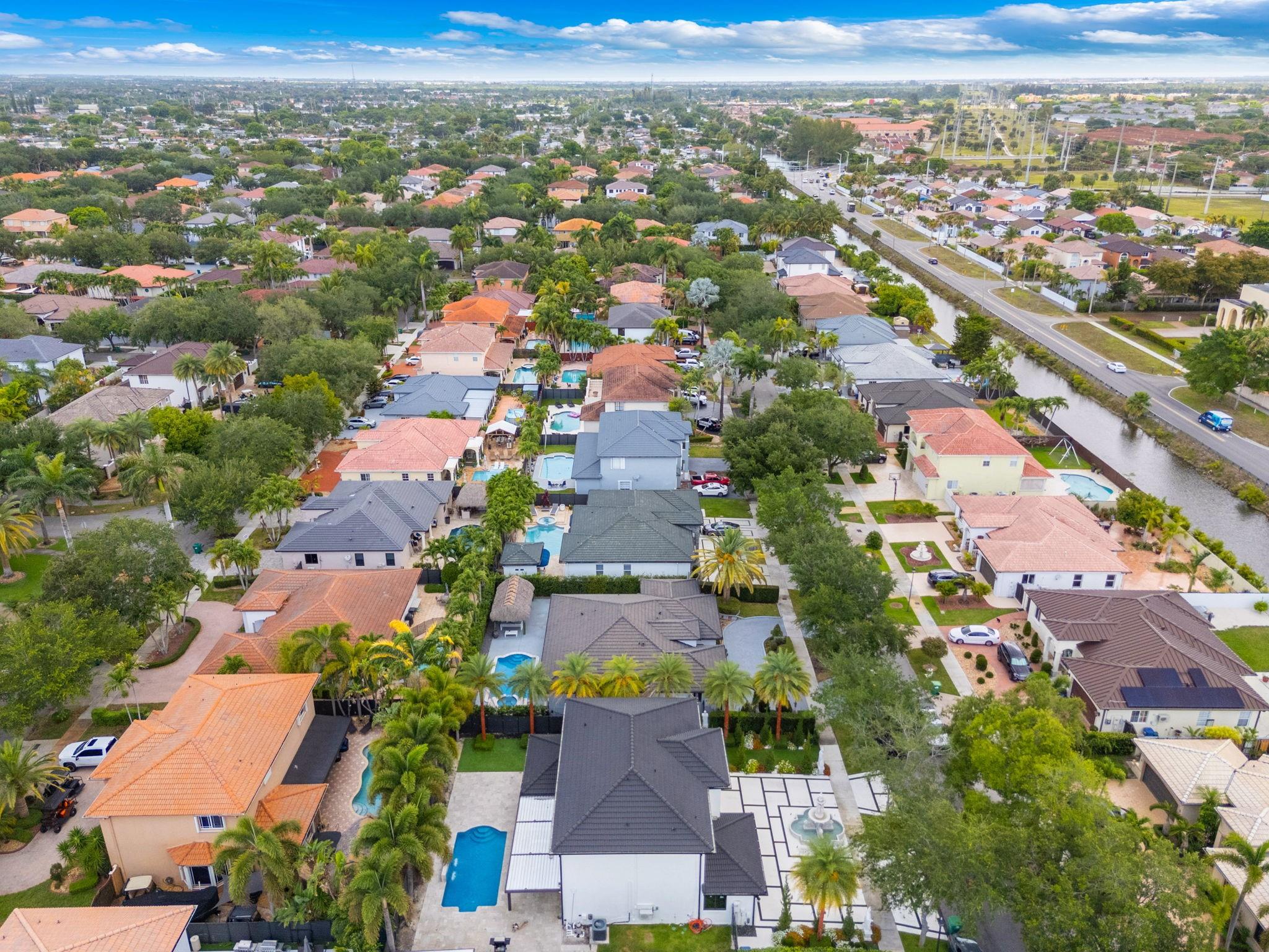 16422 NW 77th Pl Miami Lakes, FL 33016