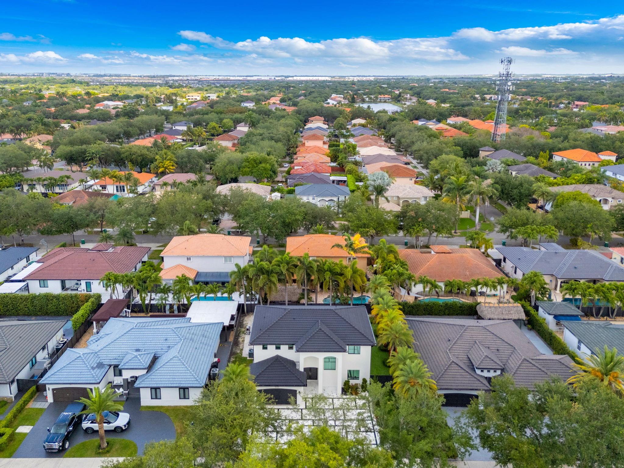 16422 NW 77th Pl Miami Lakes, FL 33016