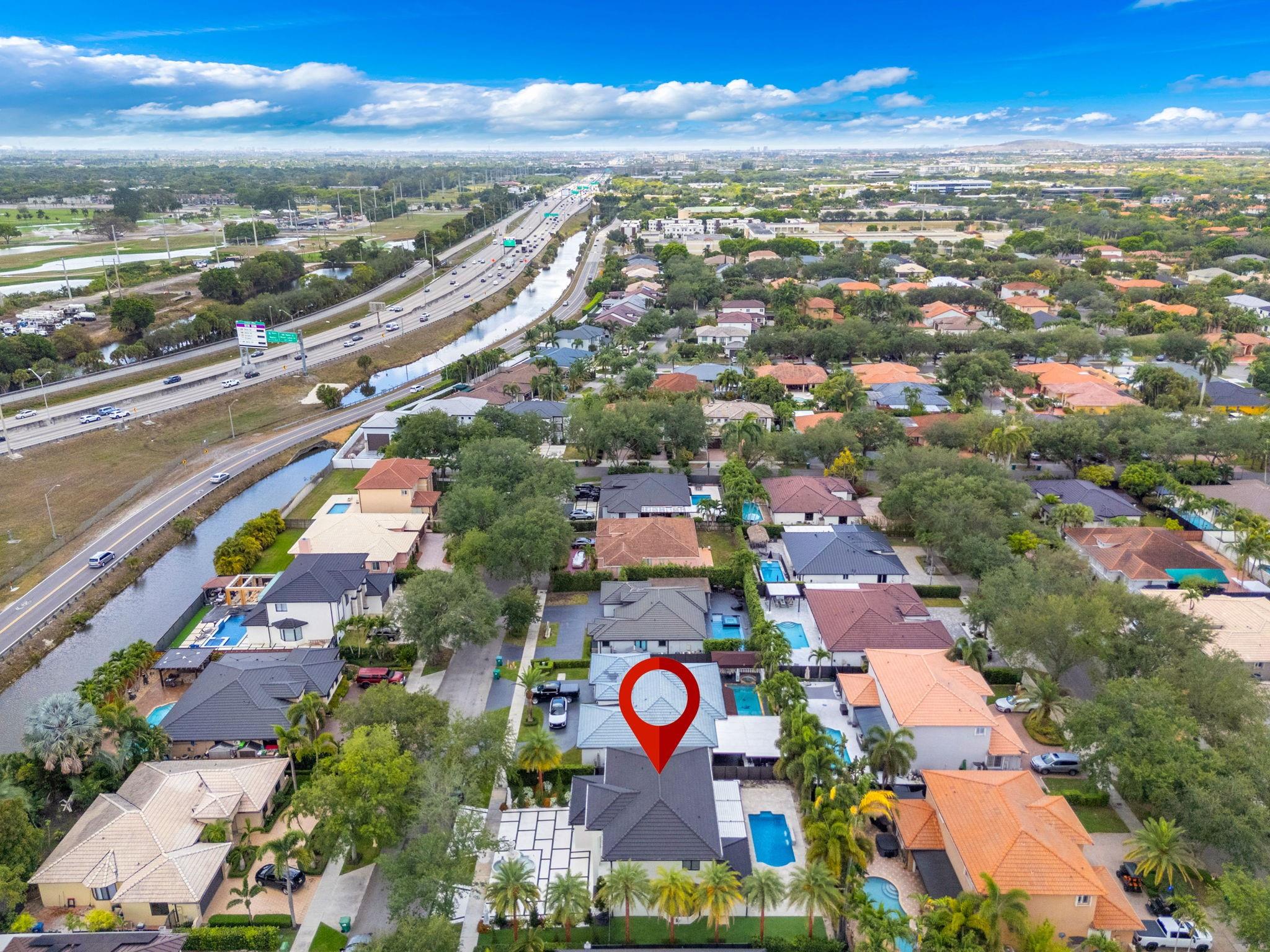 16422 NW 77th Pl Miami Lakes, FL 33016