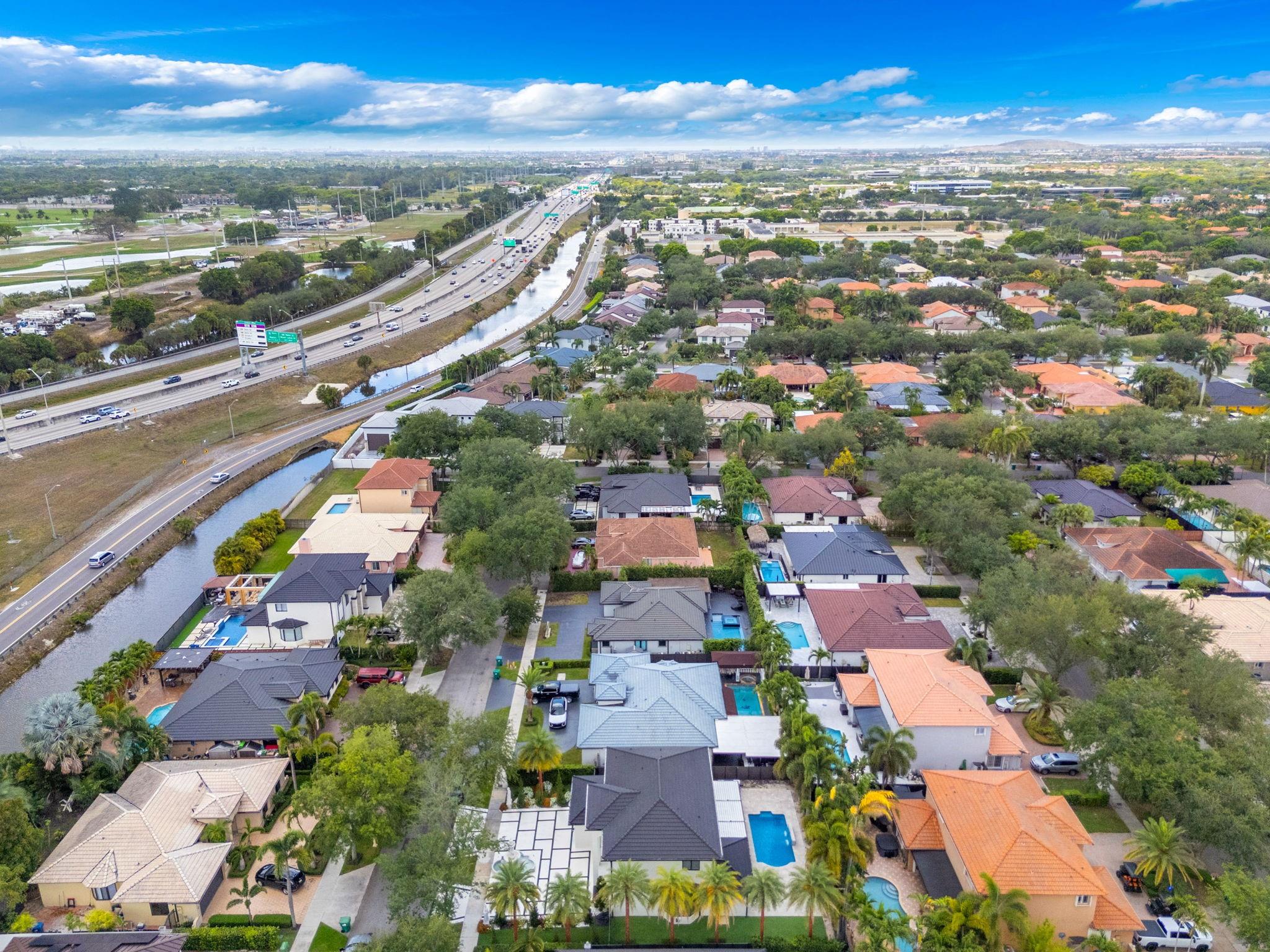 16422 NW 77th Pl Miami Lakes, FL 33016