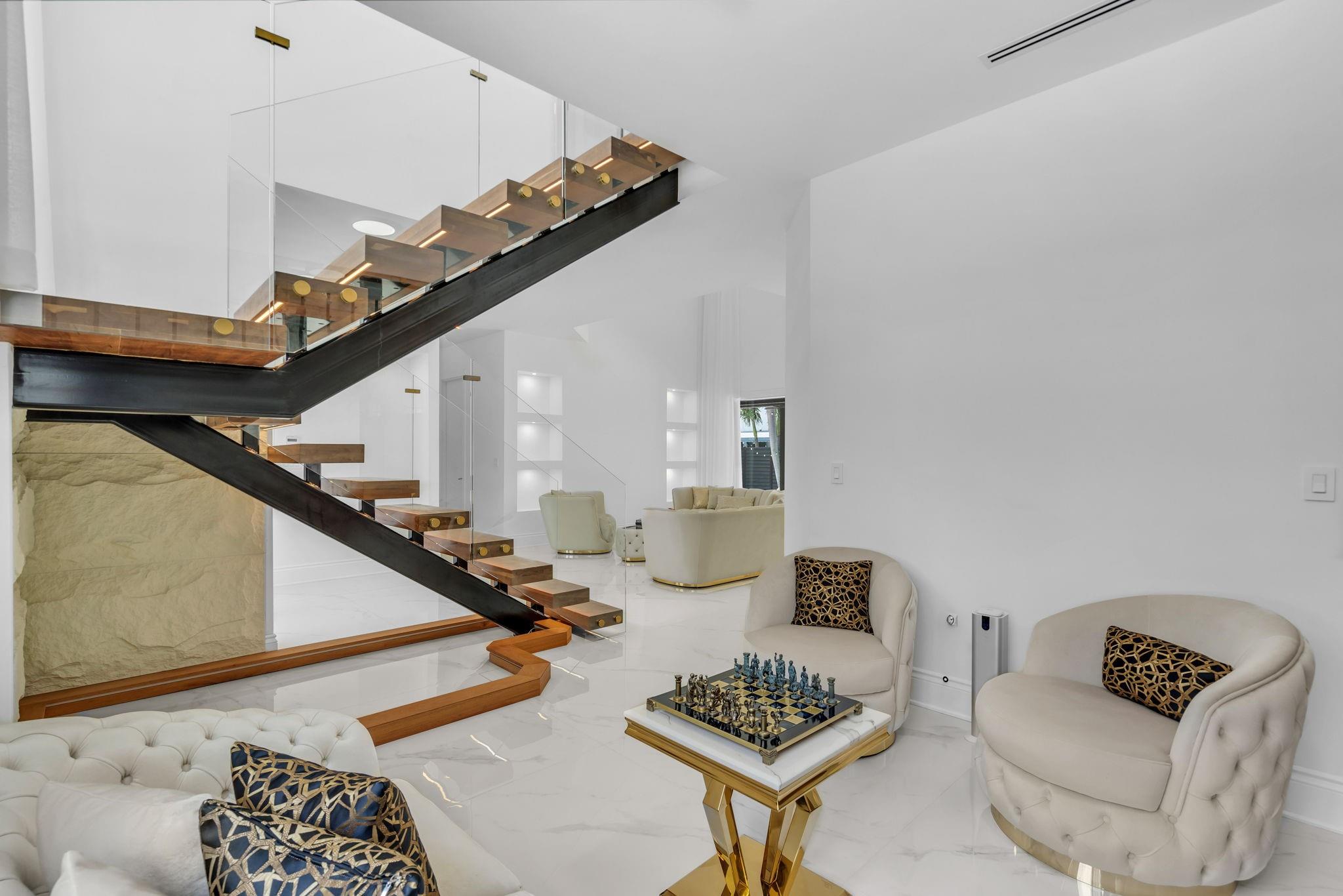 16422 NW 77th Pl Miami Lakes, FL 33016