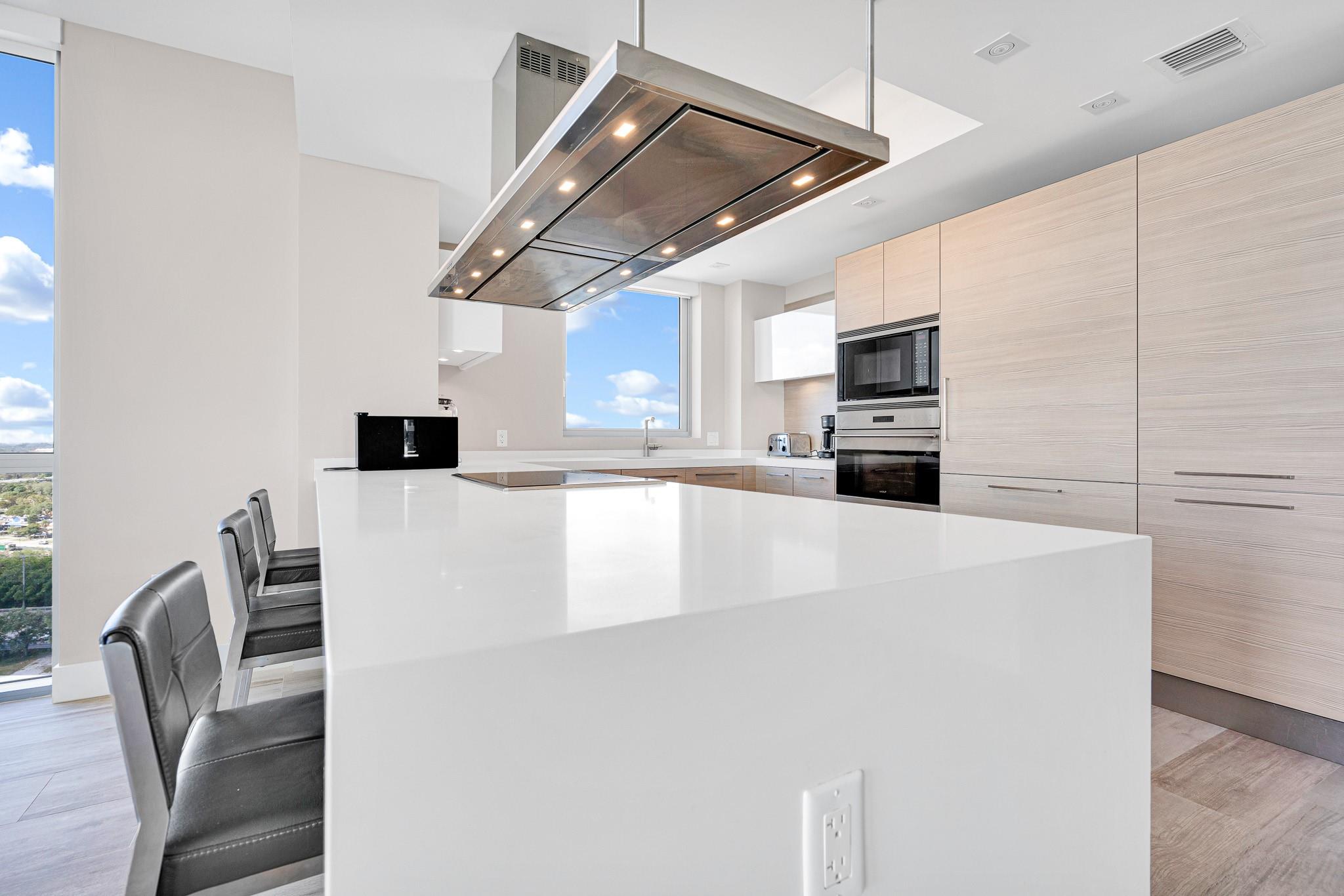 17111 Biscayne Blvd #1702 North Miami Beach, FL 33160