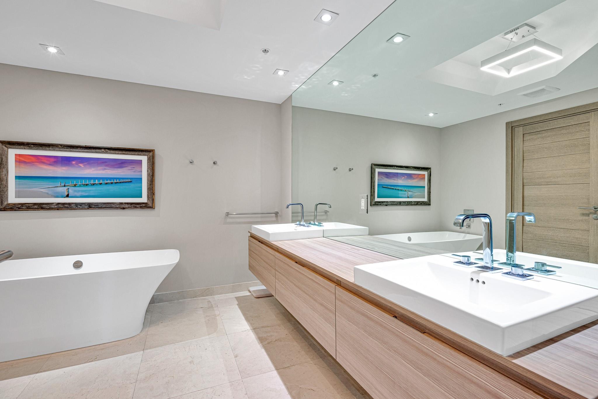 17111 Biscayne Blvd #1702 North Miami Beach, FL 33160