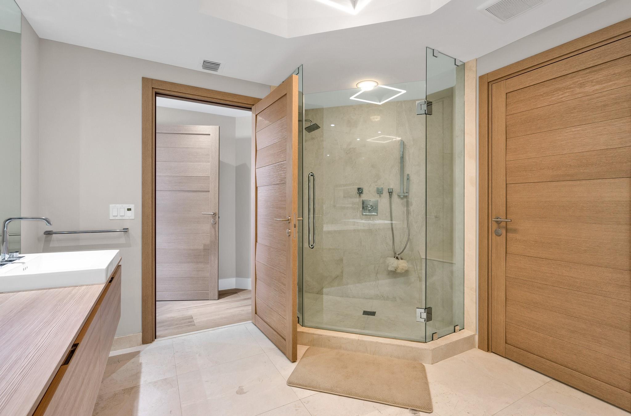 17111 Biscayne Blvd #1702 North Miami Beach, FL 33160