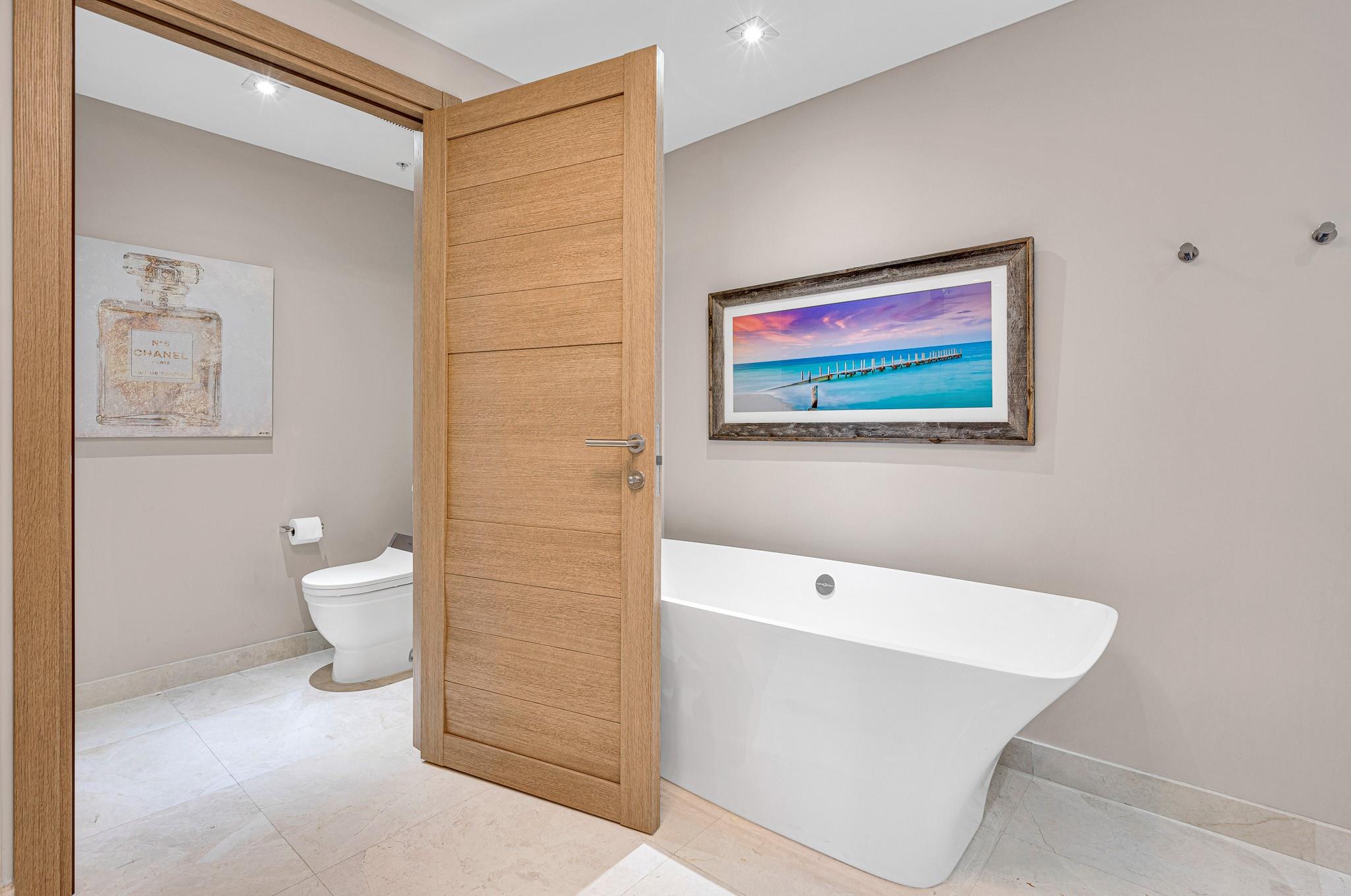 17111 Biscayne Blvd #1702 North Miami Beach, FL 33160