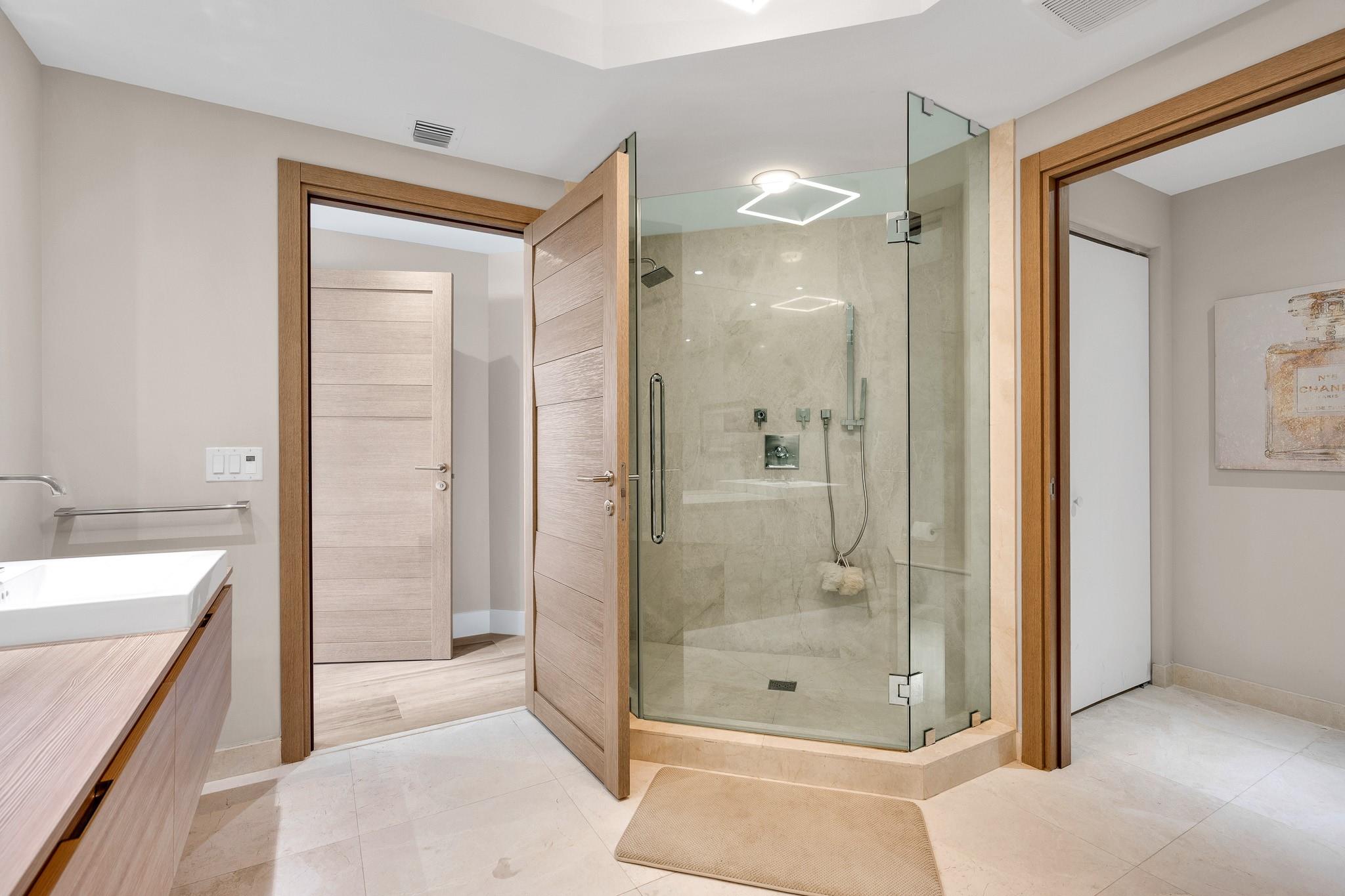 17111 Biscayne Blvd #1702 North Miami Beach, FL 33160