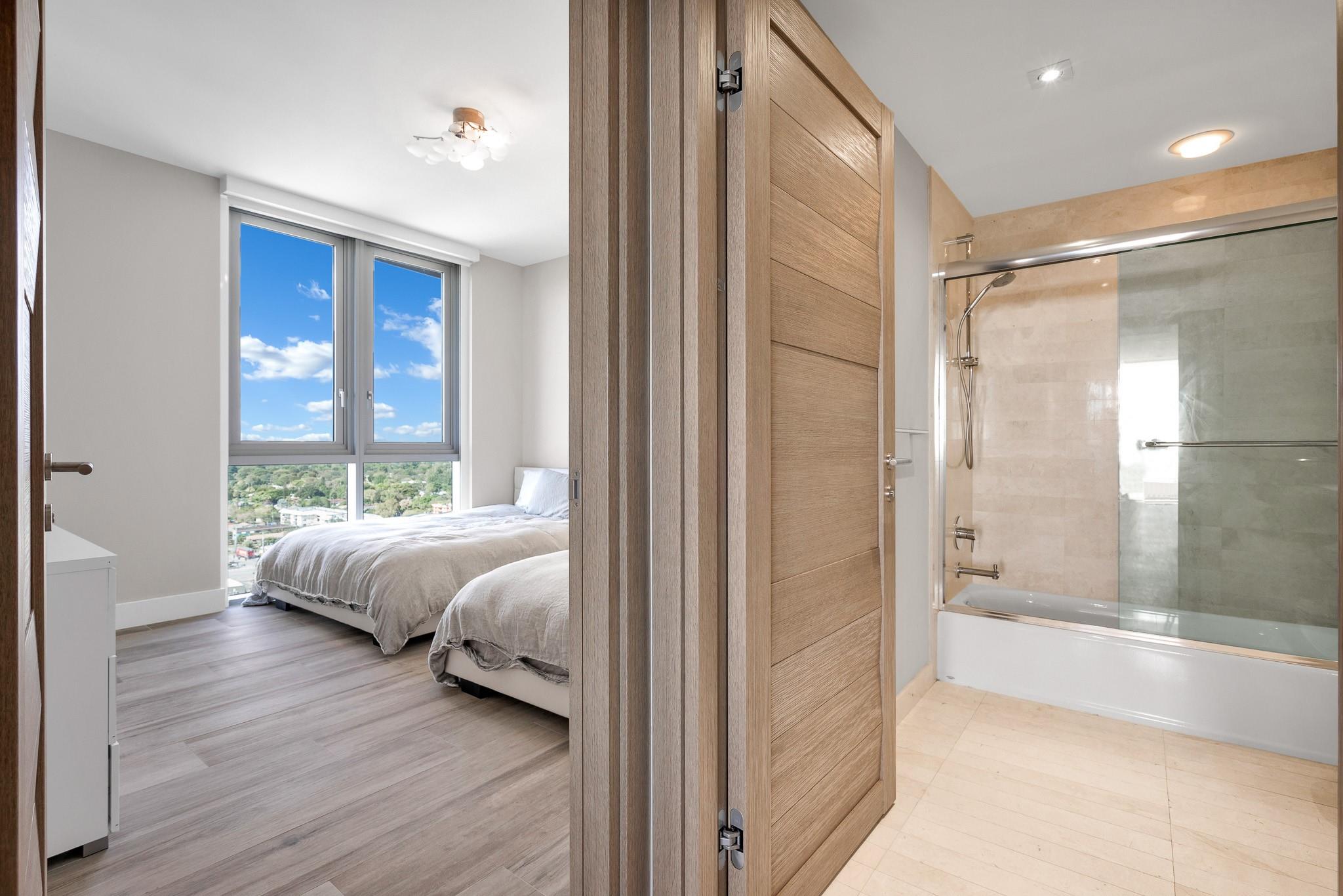 17111 Biscayne Blvd #1702 North Miami Beach, FL 33160