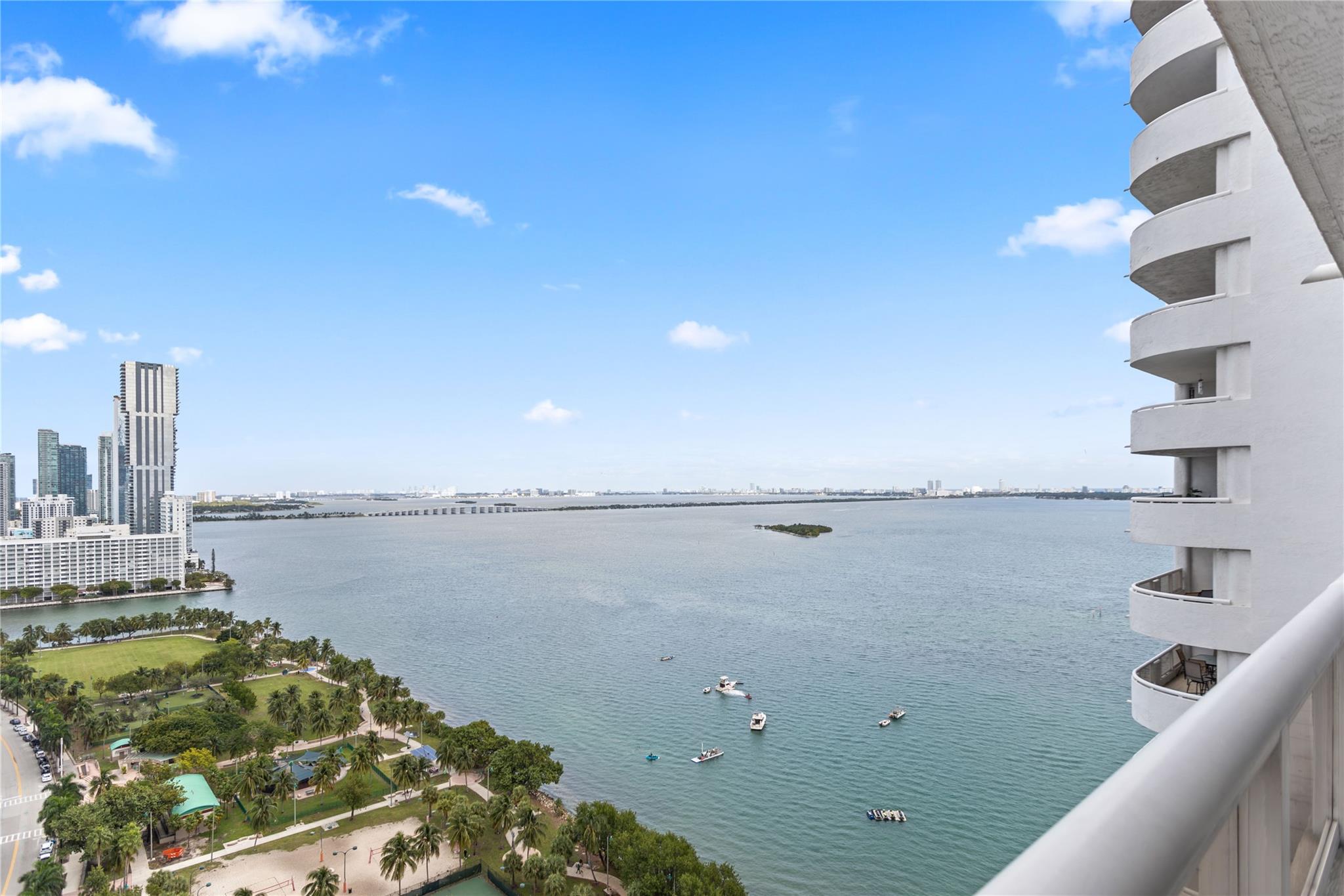 1717 N Bayshore Dr #3040