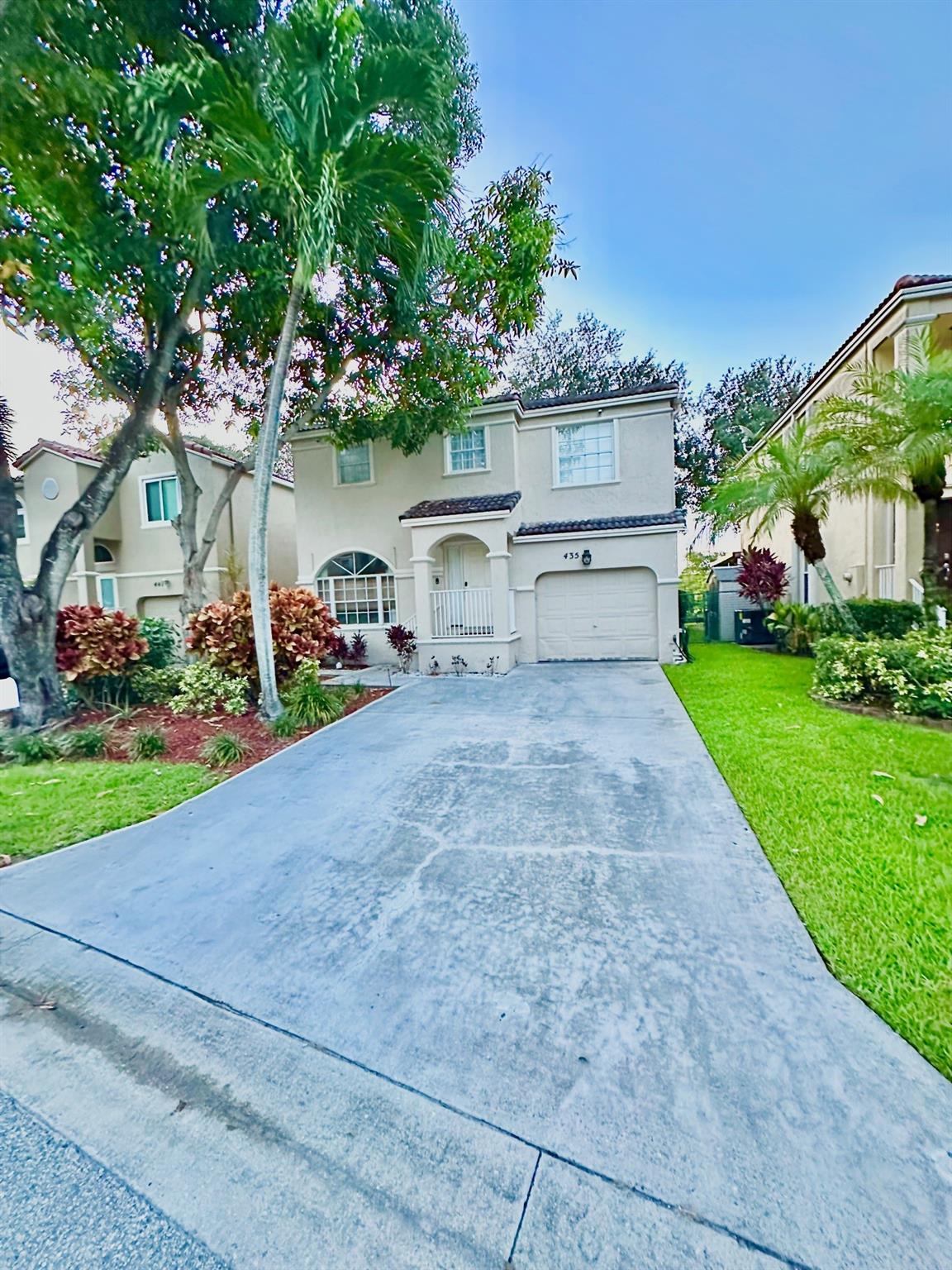 435 NW 87th Ter
