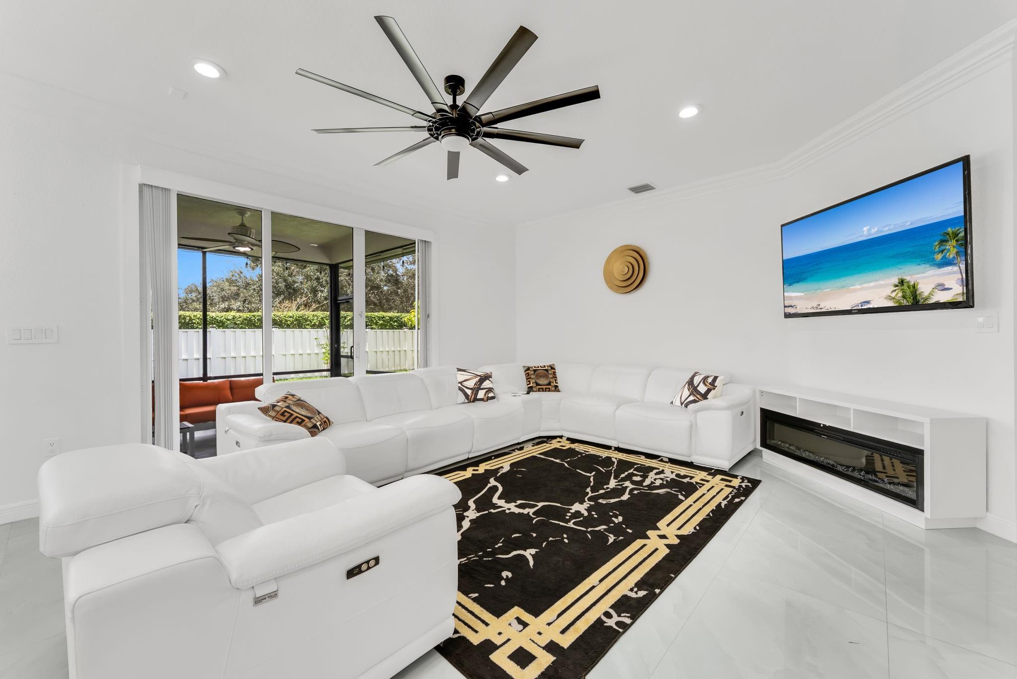 1202 NW 141st Ave Pembroke Pines, FL 33028