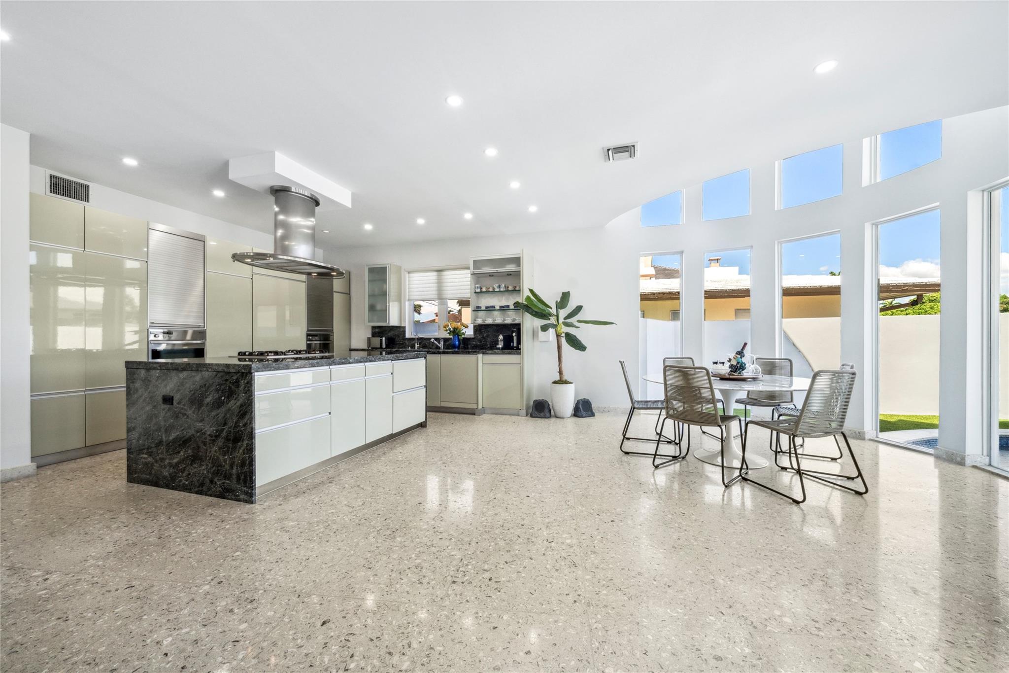 2523 Castilla Isle Fort Lauderdale, FL 33301