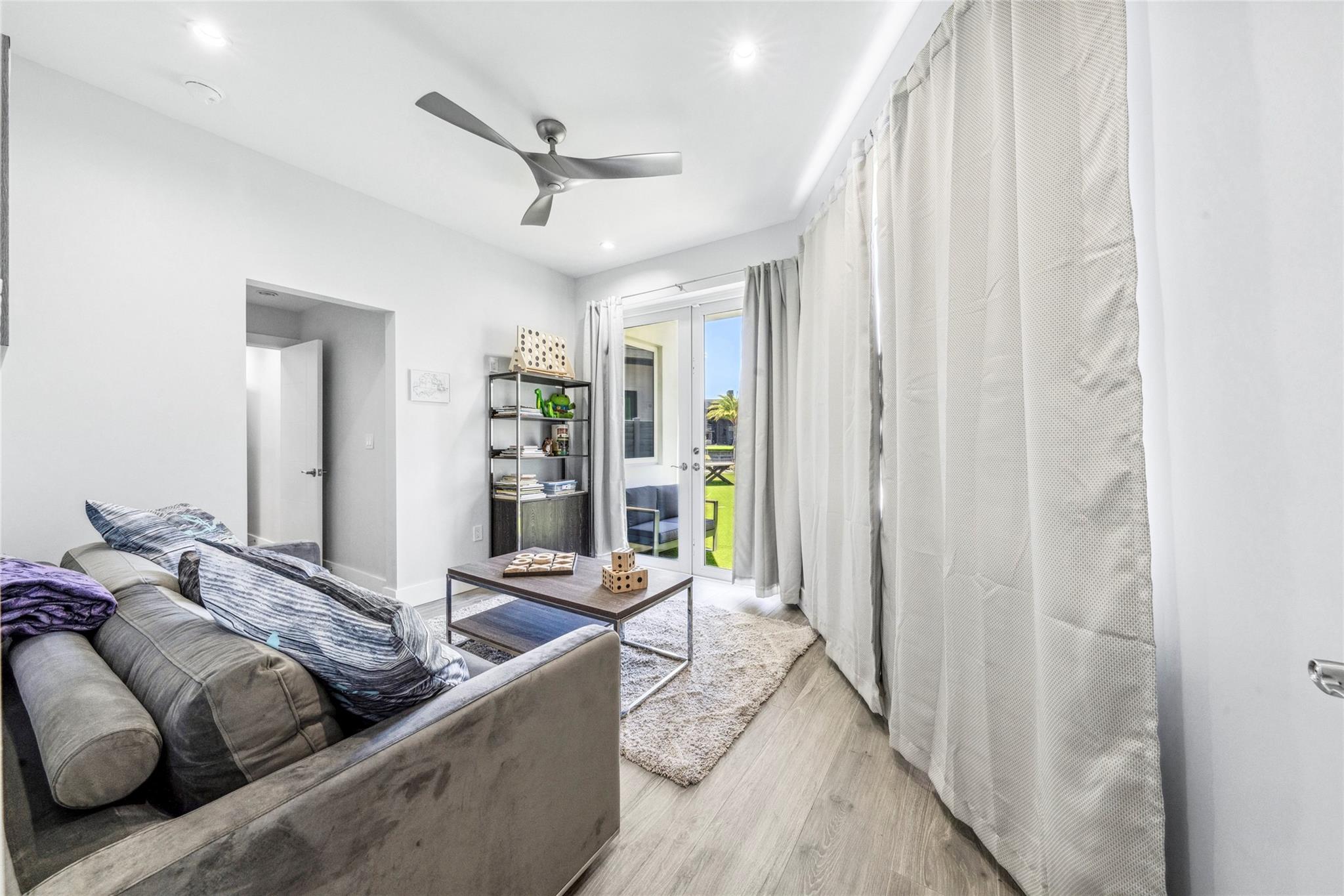 2523 Castilla Isle Fort Lauderdale, FL 33301