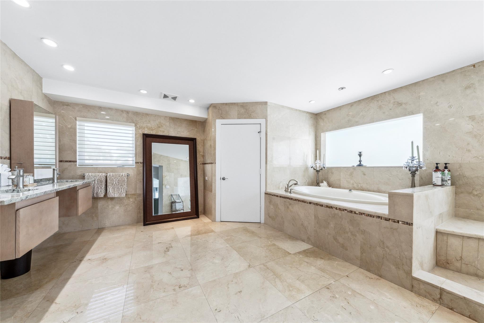 2523 Castilla Isle Fort Lauderdale, FL 33301