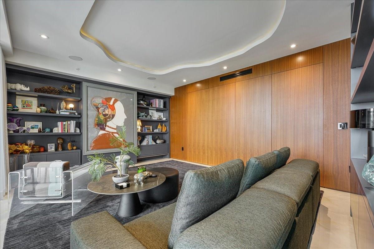 1180 N Federal Hwy #1606 Fort Lauderdale, FL 33304