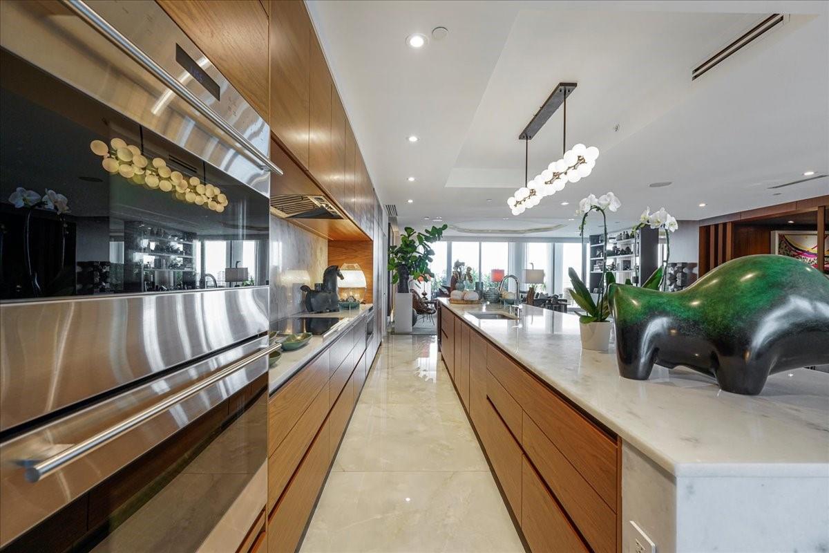 1180 N Federal Hwy #1606 Fort Lauderdale, FL 33304