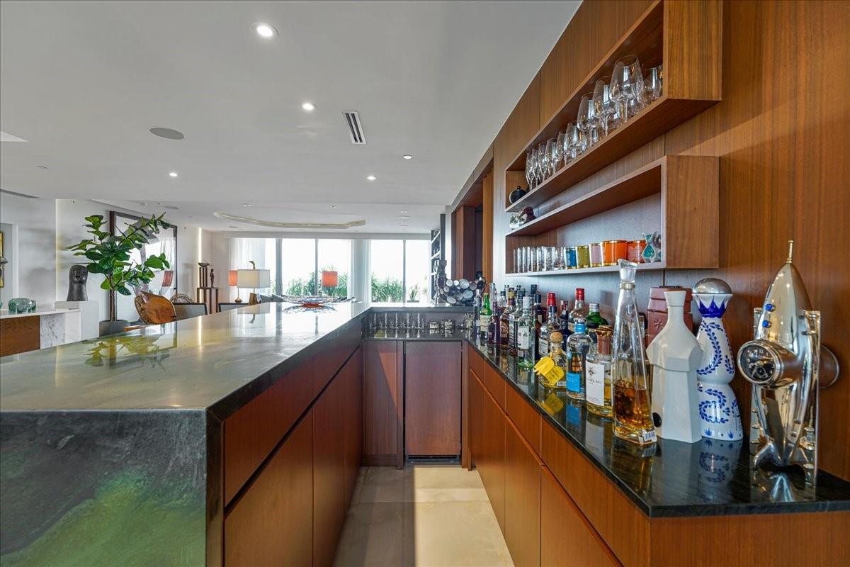 1180 N Federal Hwy #1606 Fort Lauderdale, FL 33304