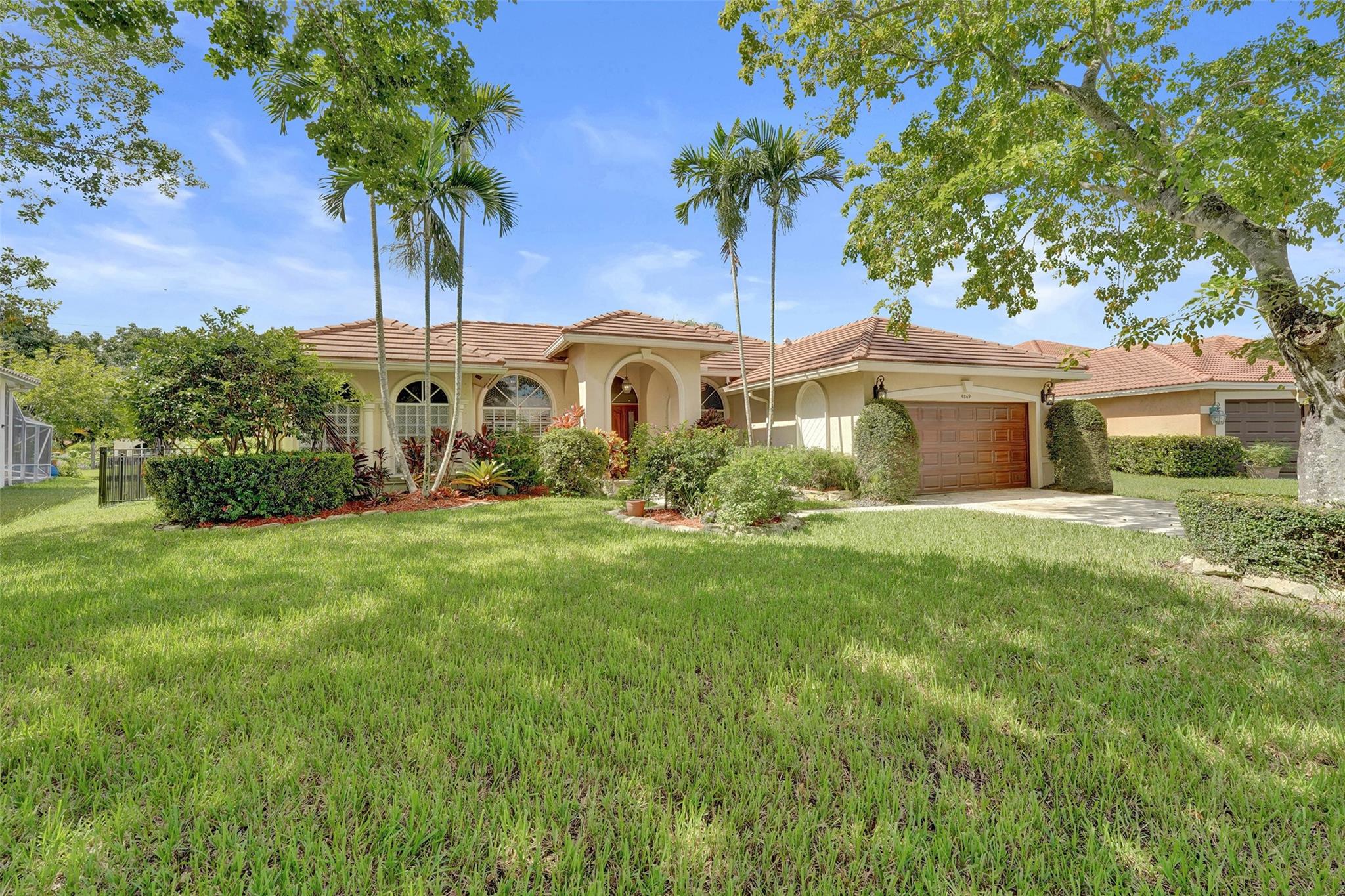 4869 Kensington Cir