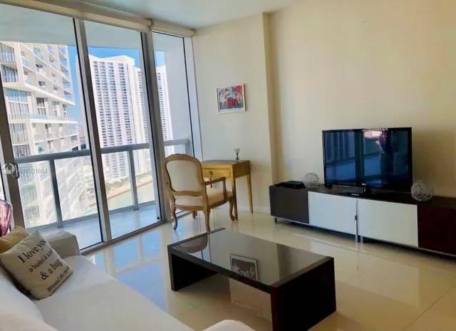 495 Brickell Ave #2106