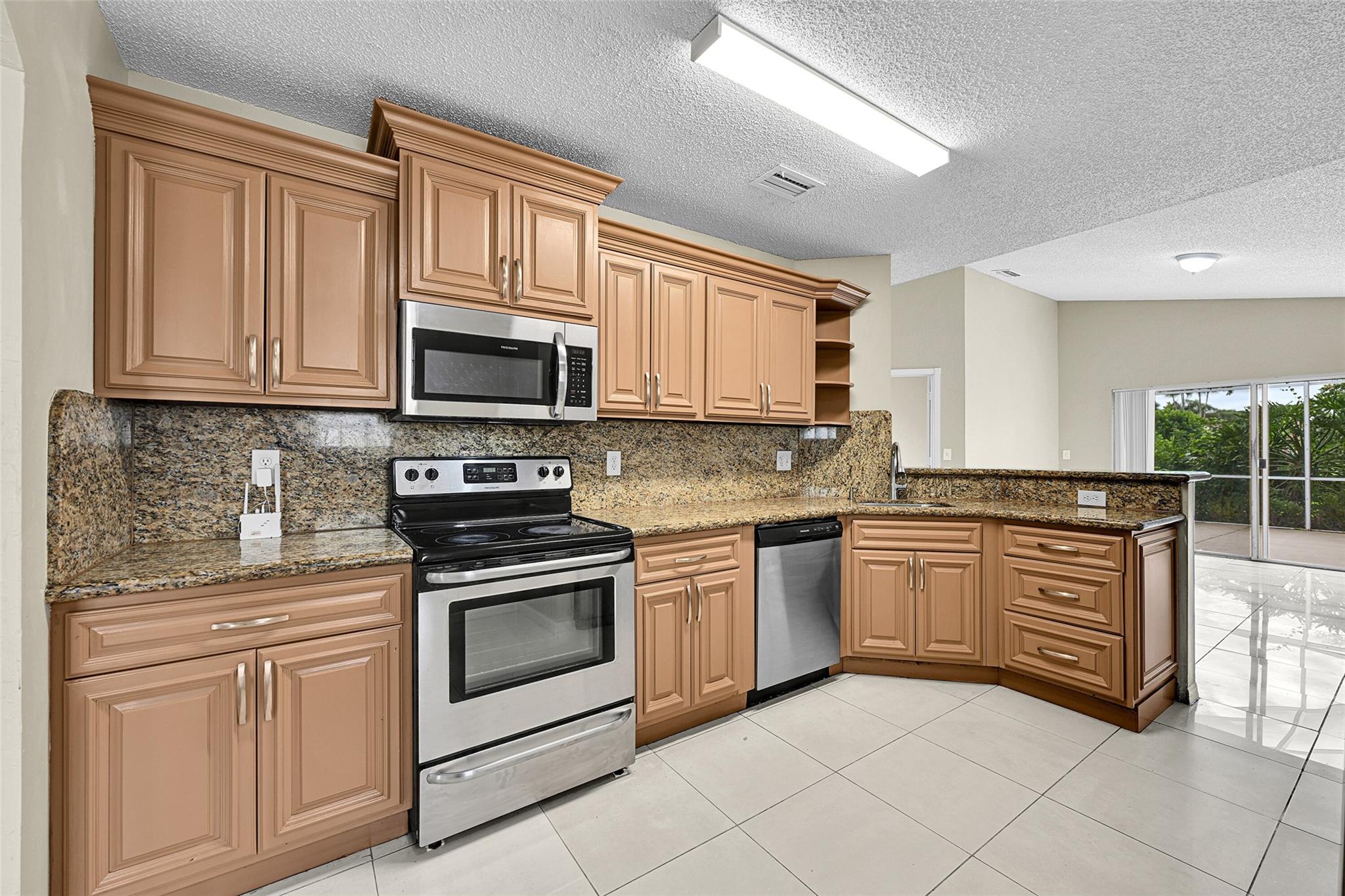 1688 SW 158th Ave Pembroke Pines, FL 33027