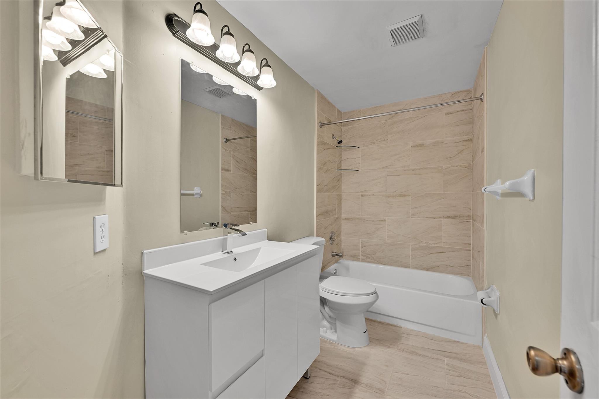 1688 SW 158th Ave Pembroke Pines, FL 33027