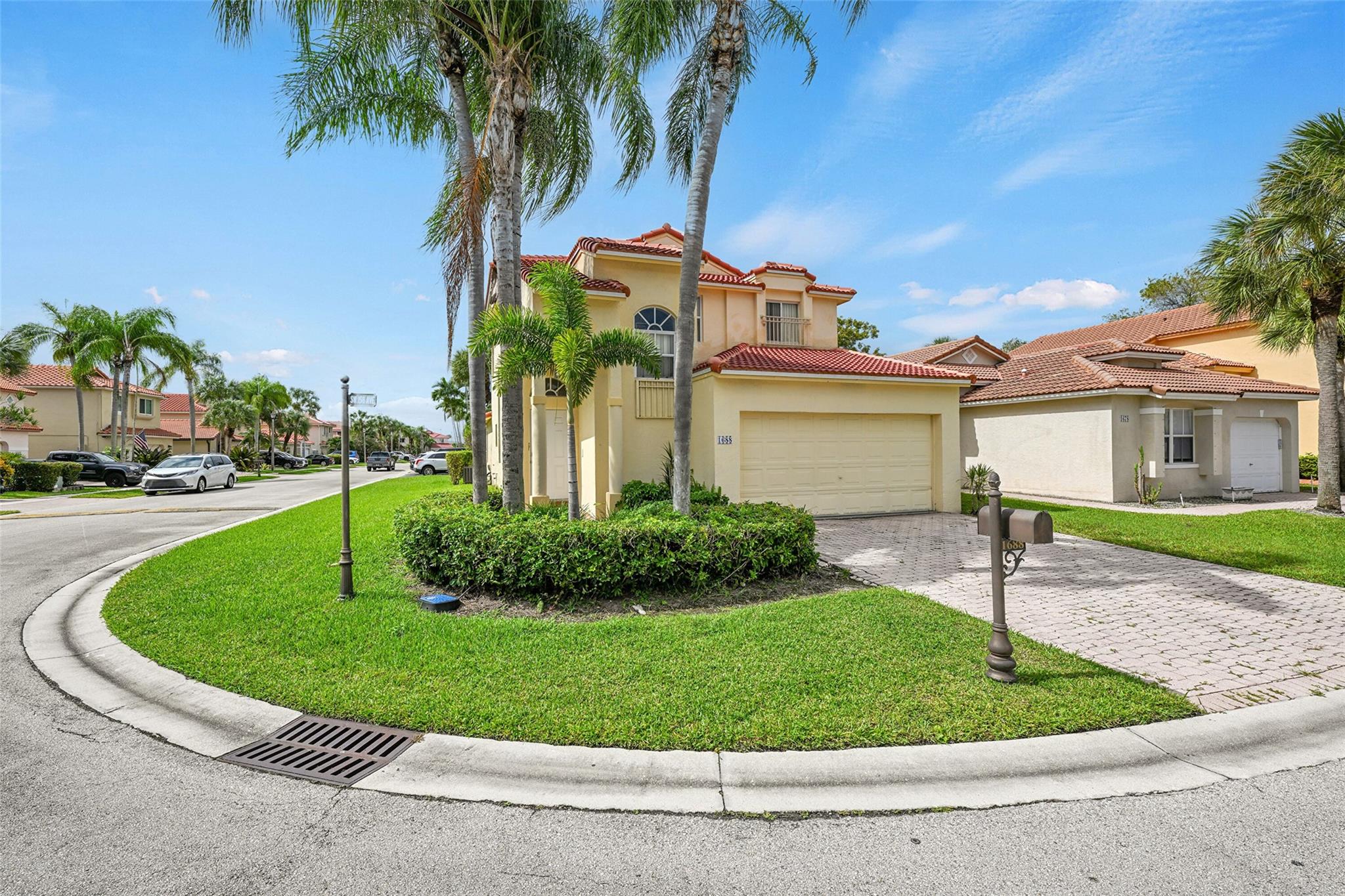 1688 SW 158th Ave Pembroke Pines, FL 33027