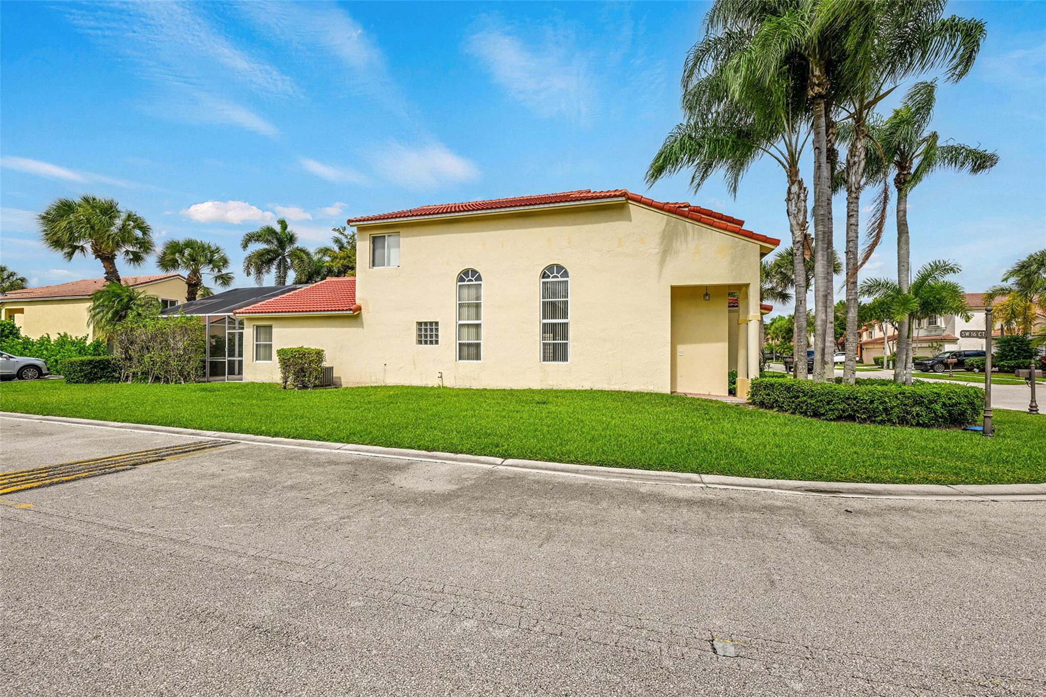 1688 SW 158th Ave Pembroke Pines, FL 33027