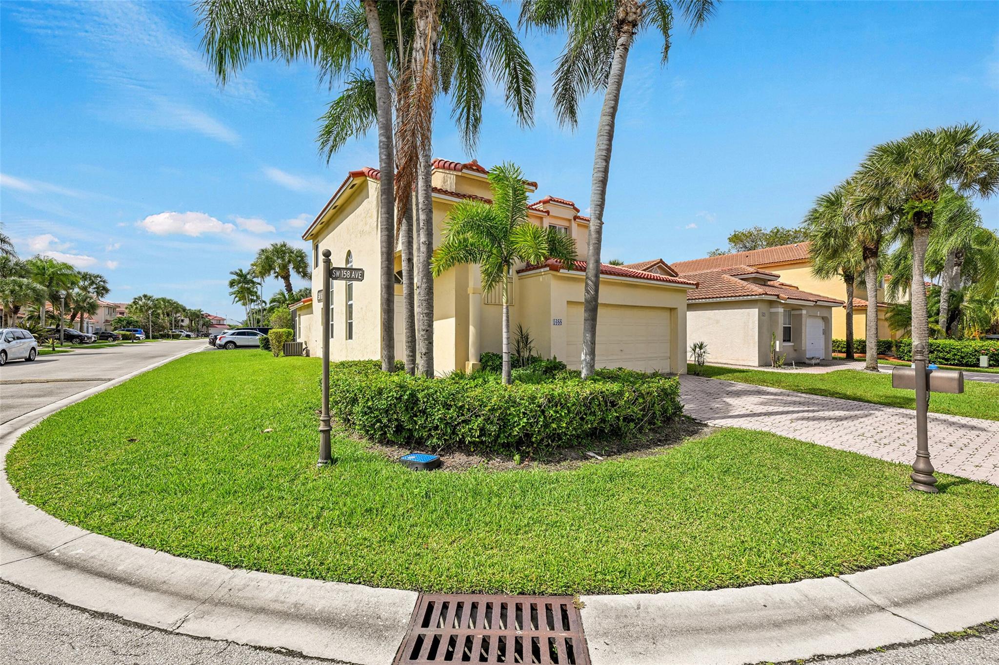 1688 SW 158th Ave Pembroke Pines, FL 33027