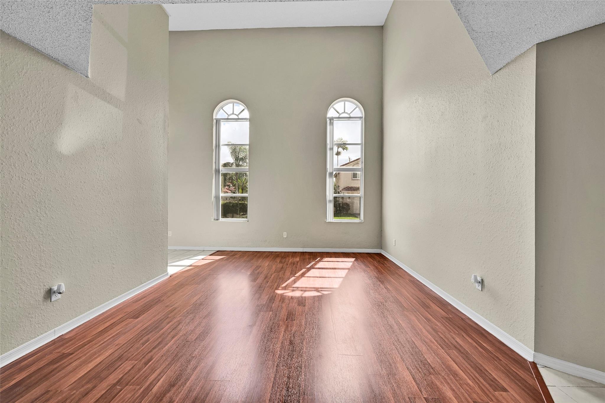 1688 SW 158th Ave Pembroke Pines, FL 33027